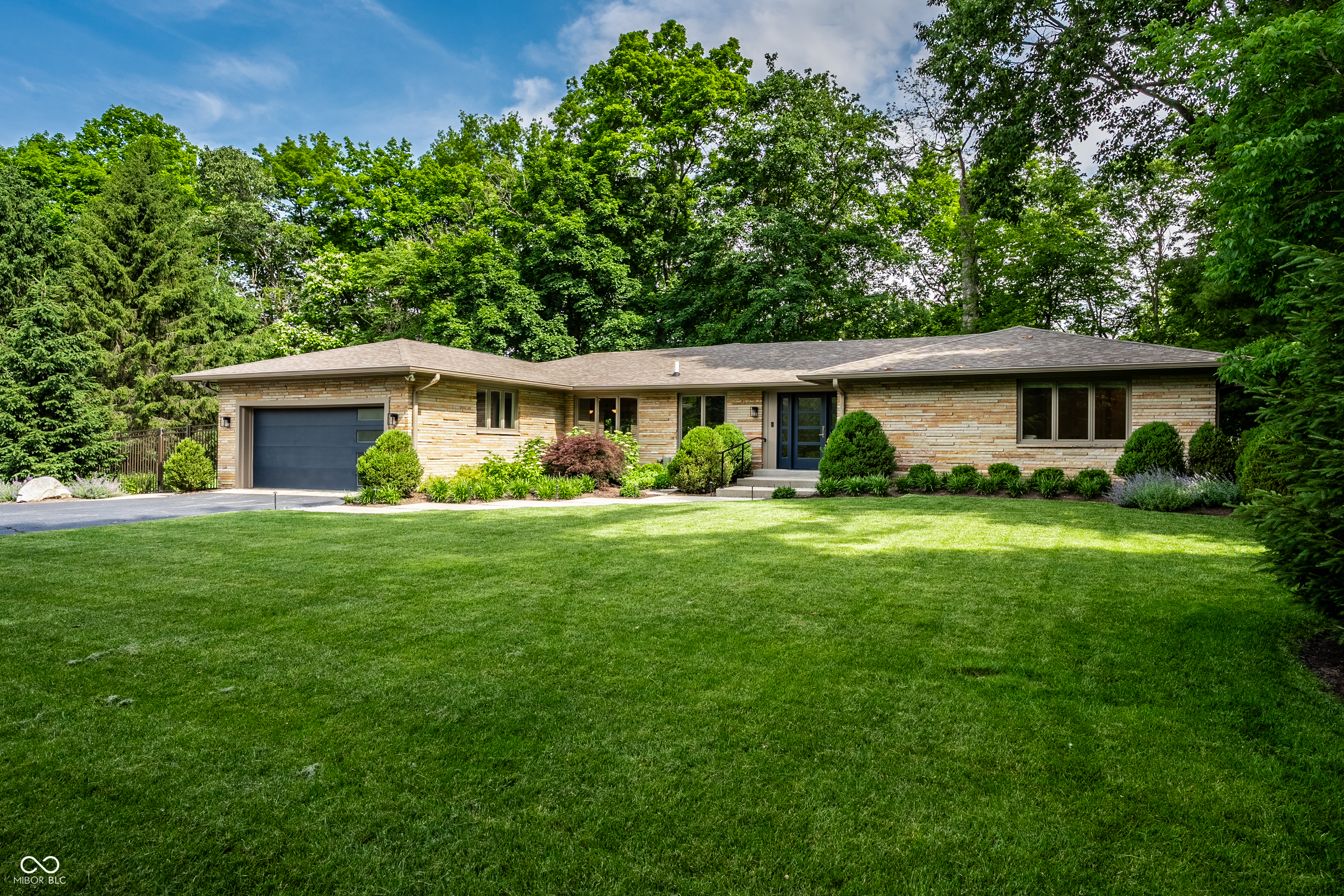 7548 Morningside Drive Property Photo 1