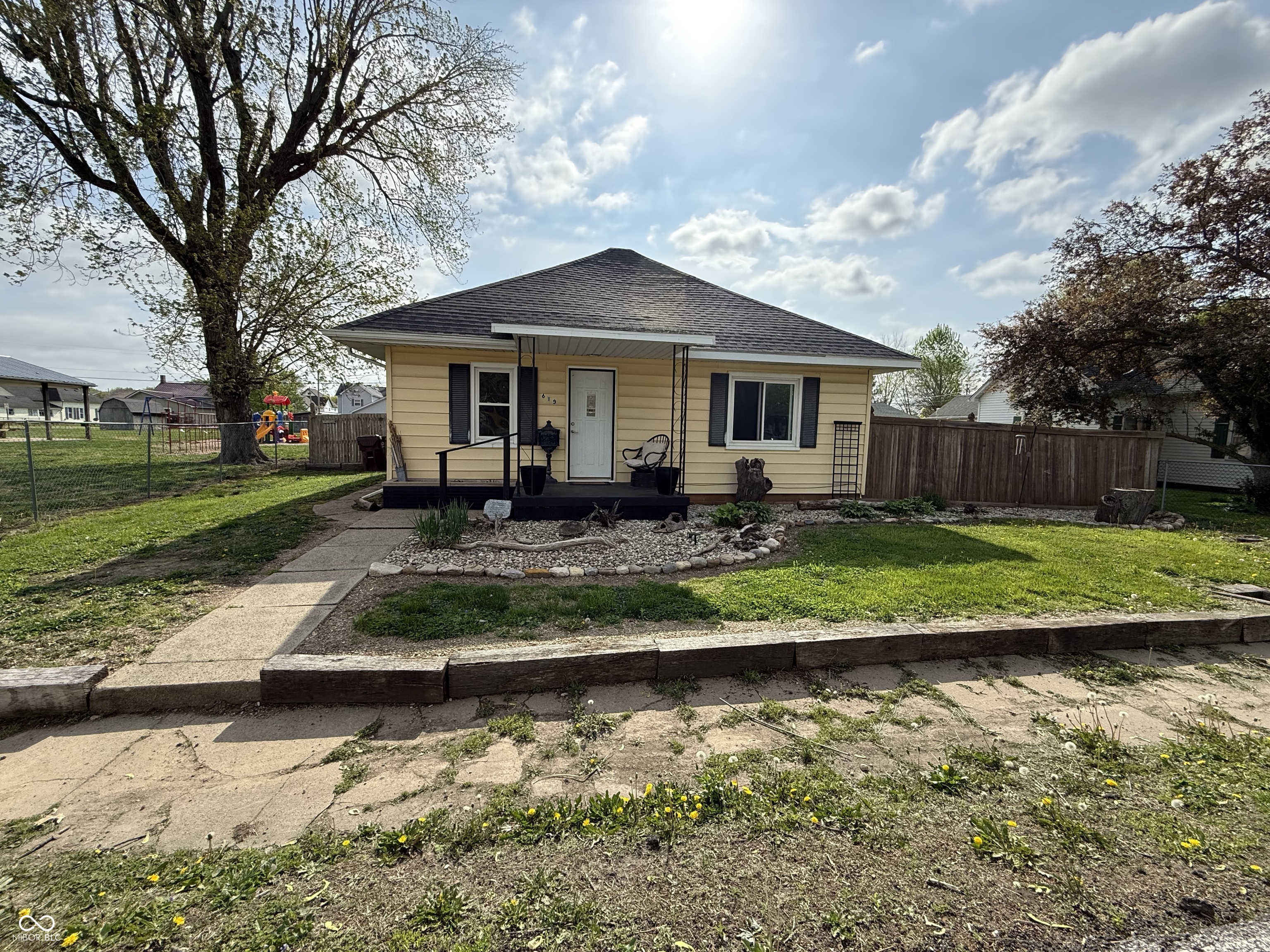 61 S West Street Property Photo 1