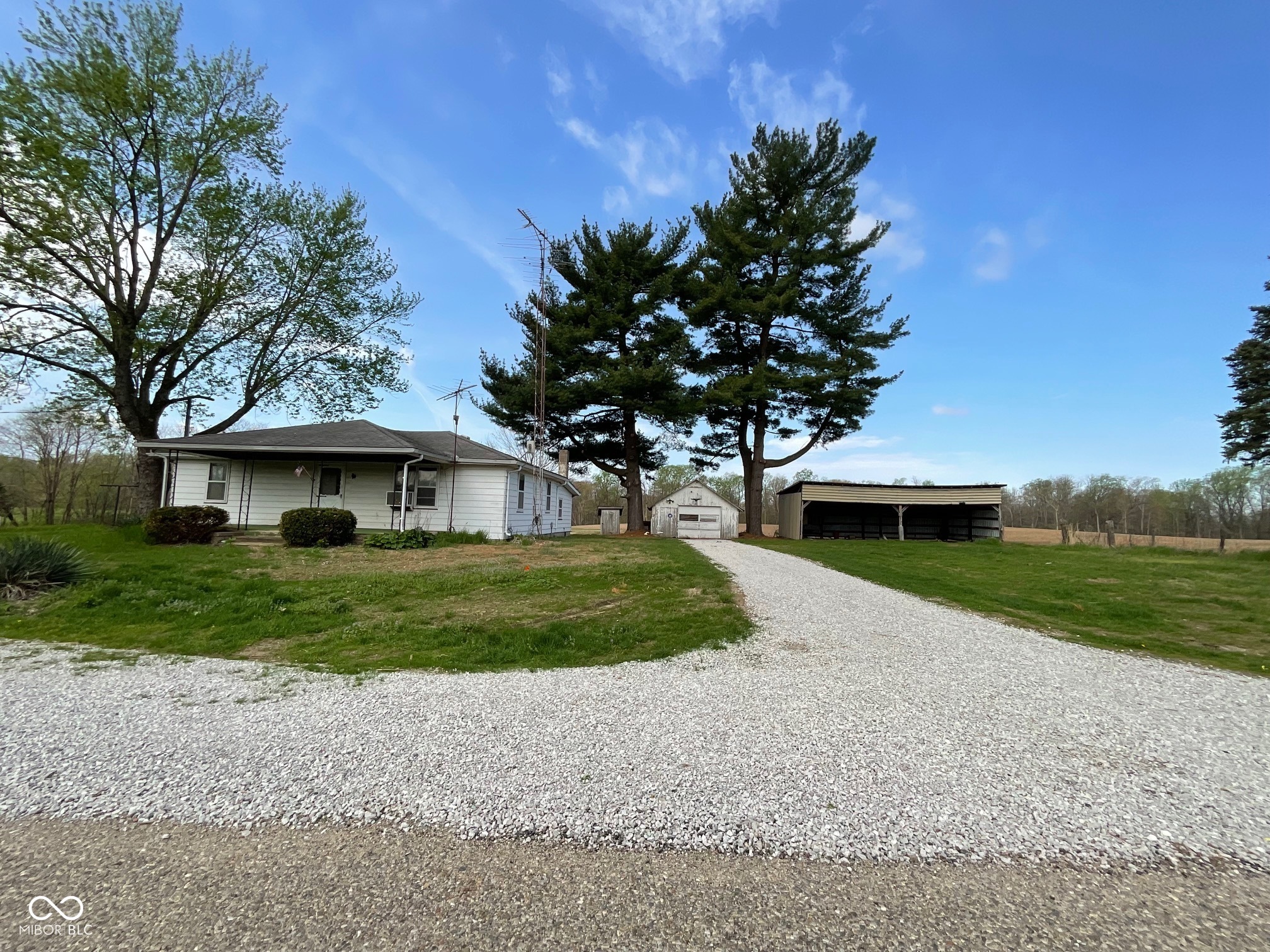 9034 S 75 Property Photo 1