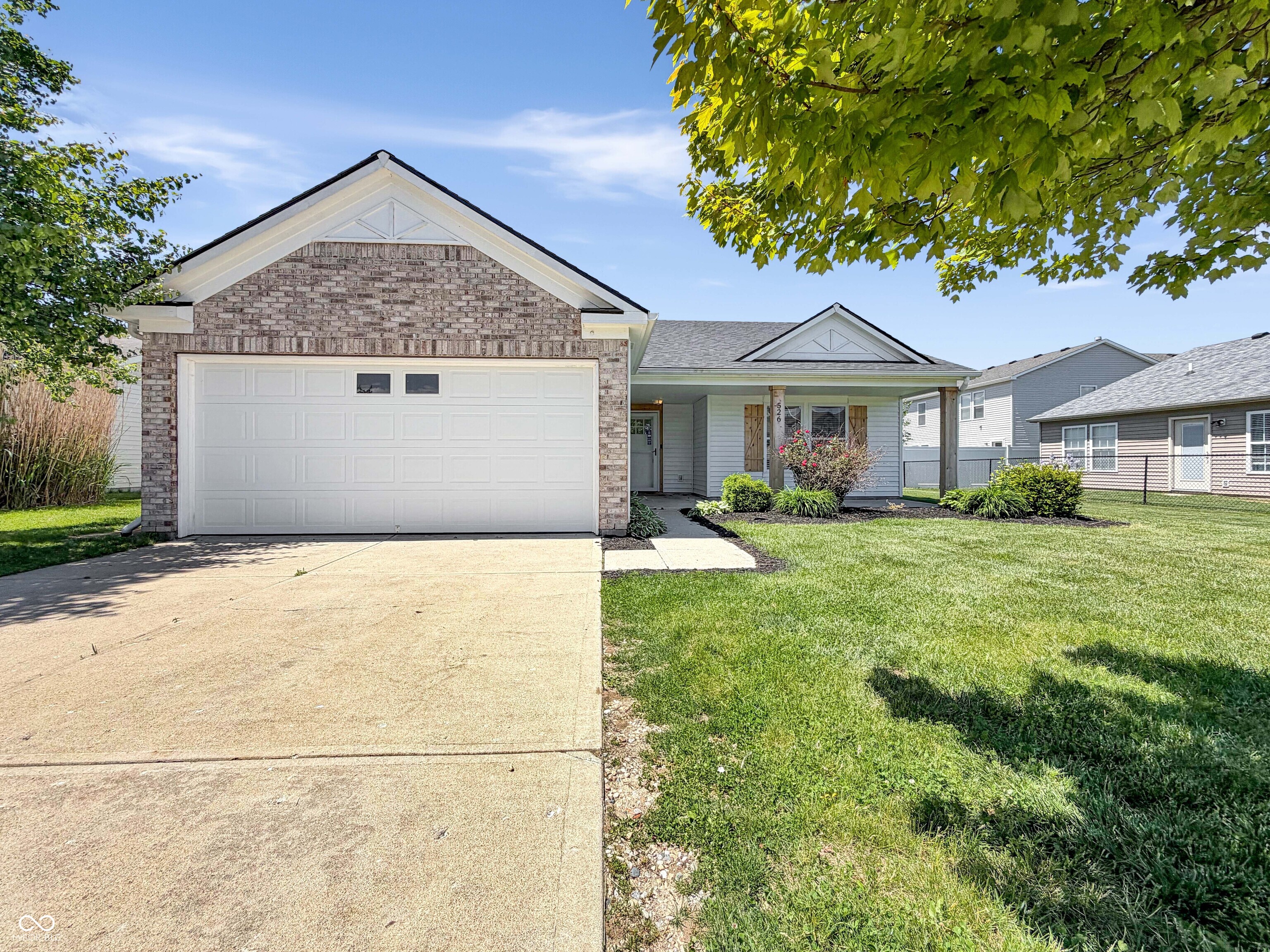 526 Bourneside Drive Property Photo 1