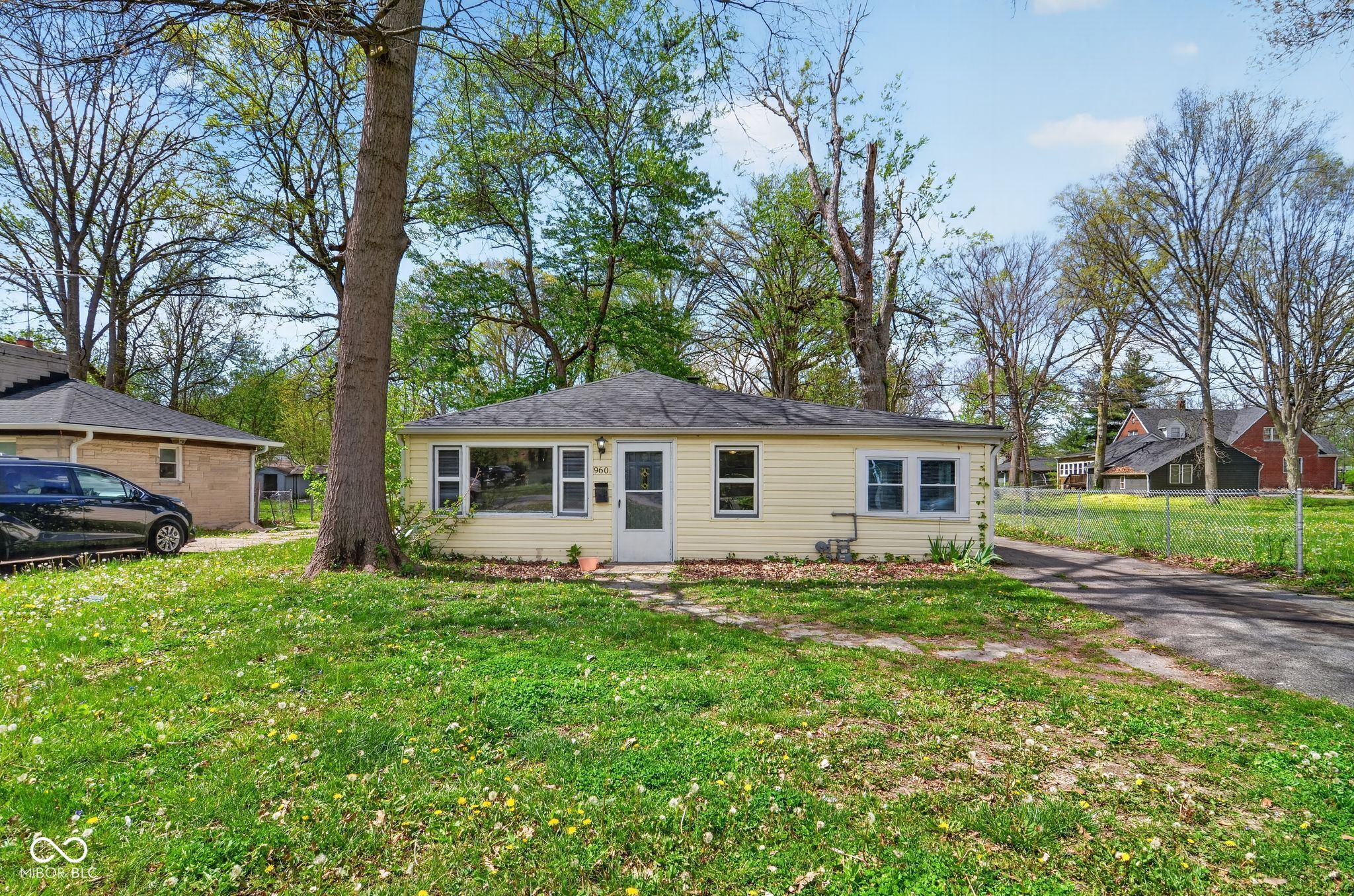 960 N Bazil Avenue Property Photo 1