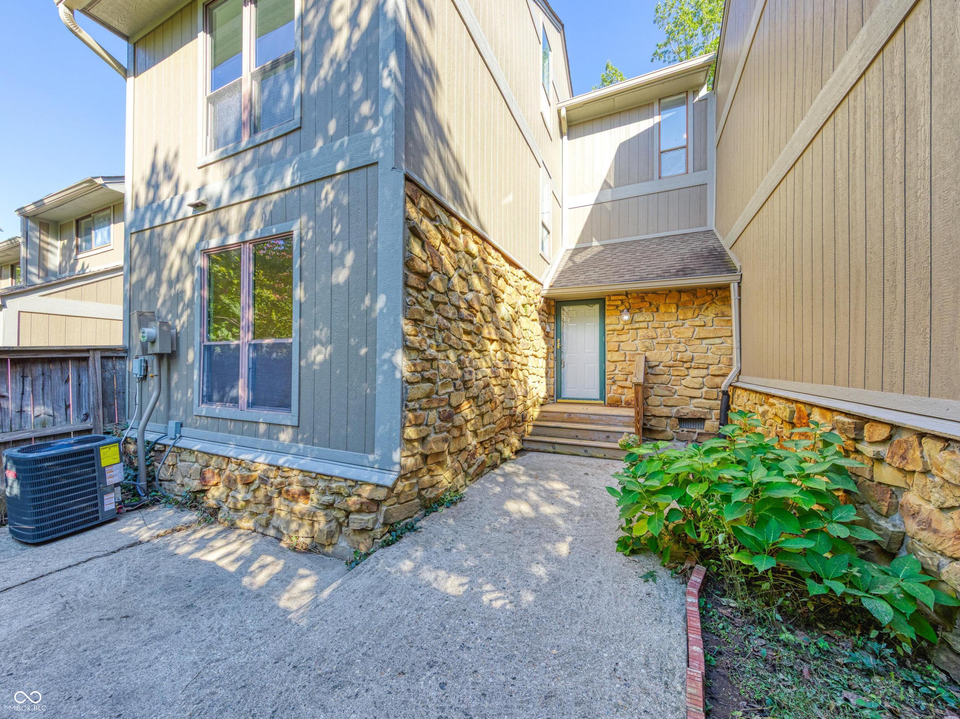 4261 Foxglove Trace Property Photo 1