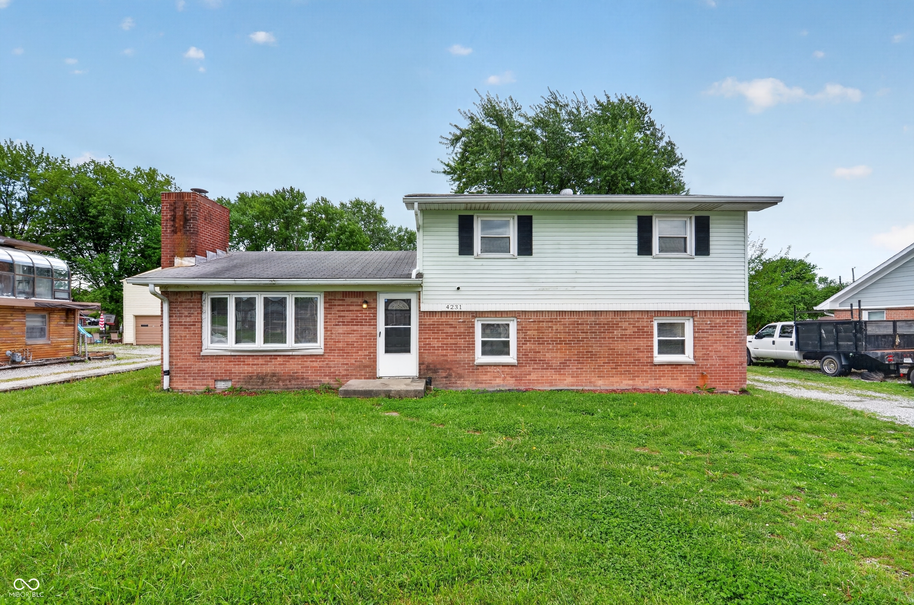 4231 E Thompson Road Property Photo 1