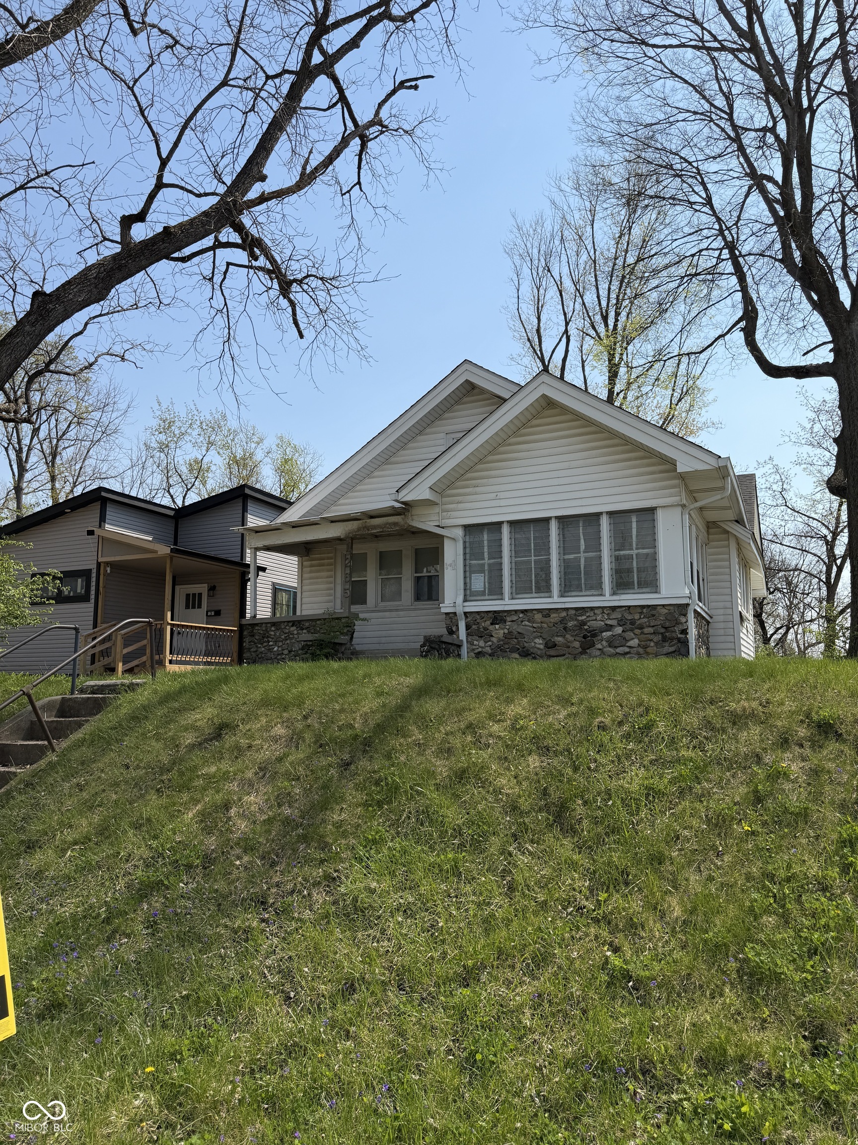 1265 W 34th Street Property Photo 1