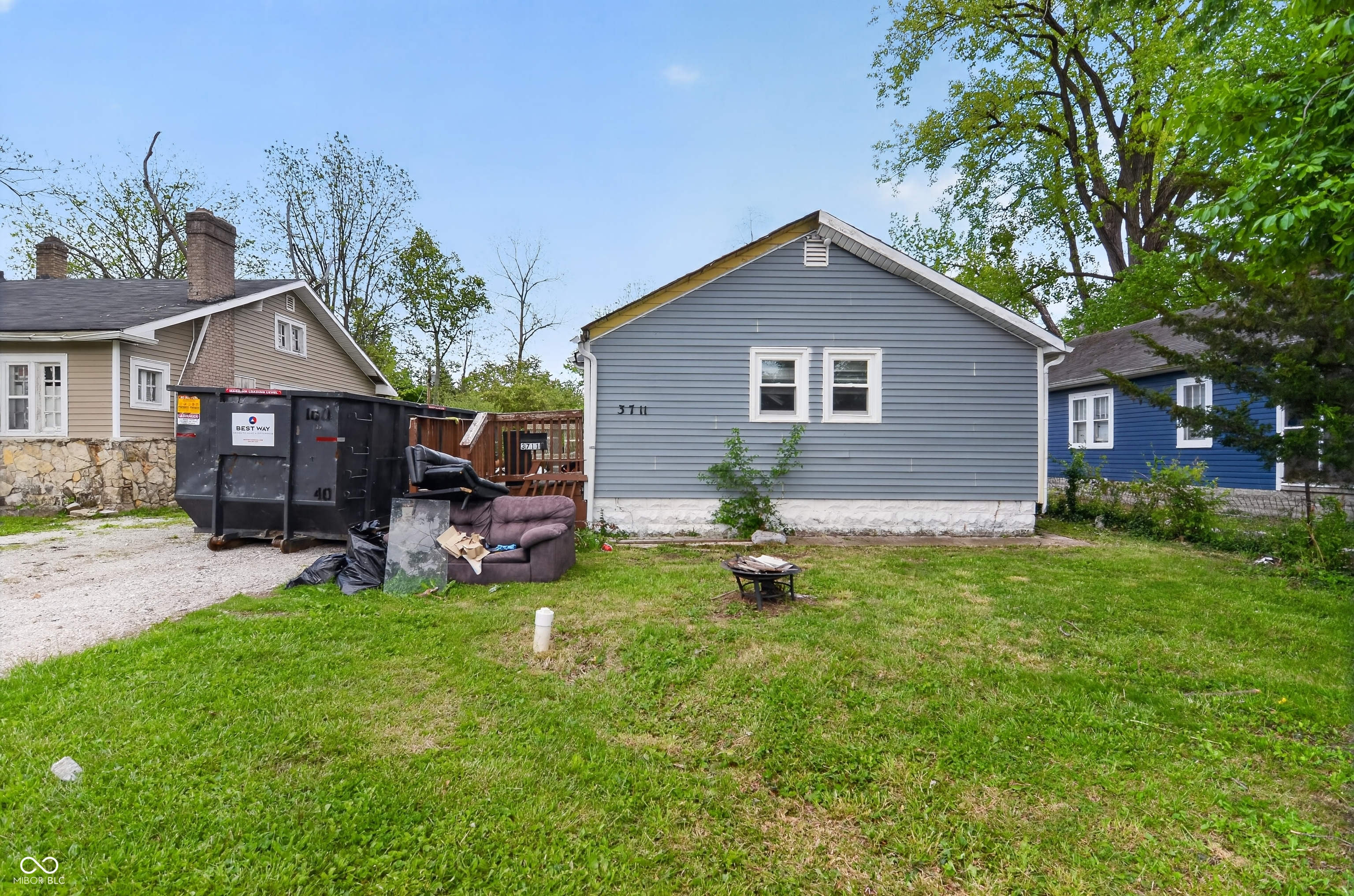 3711 N Butler Avenue Property Photo 1
