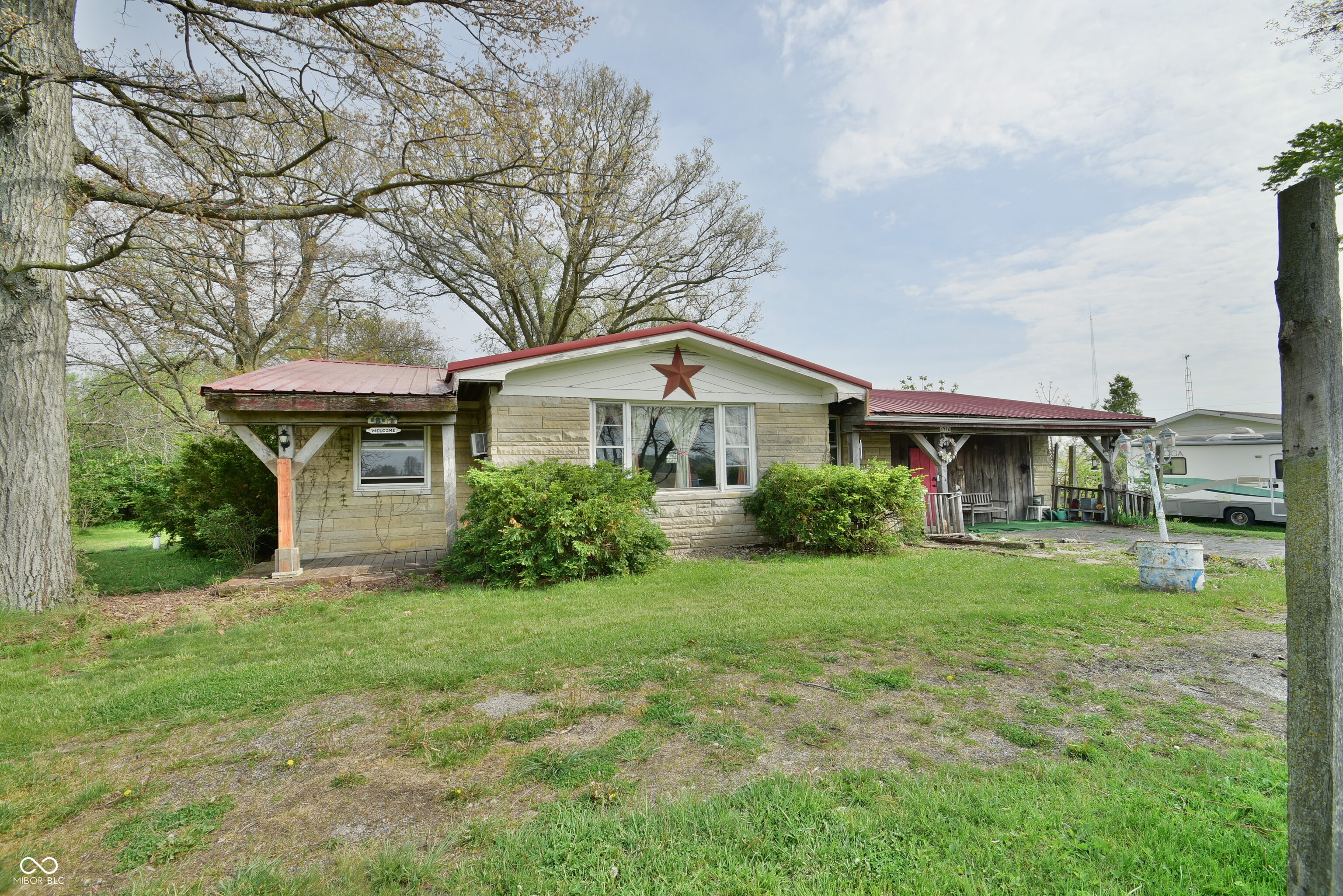 2912 Outer Drive Property Photo 1