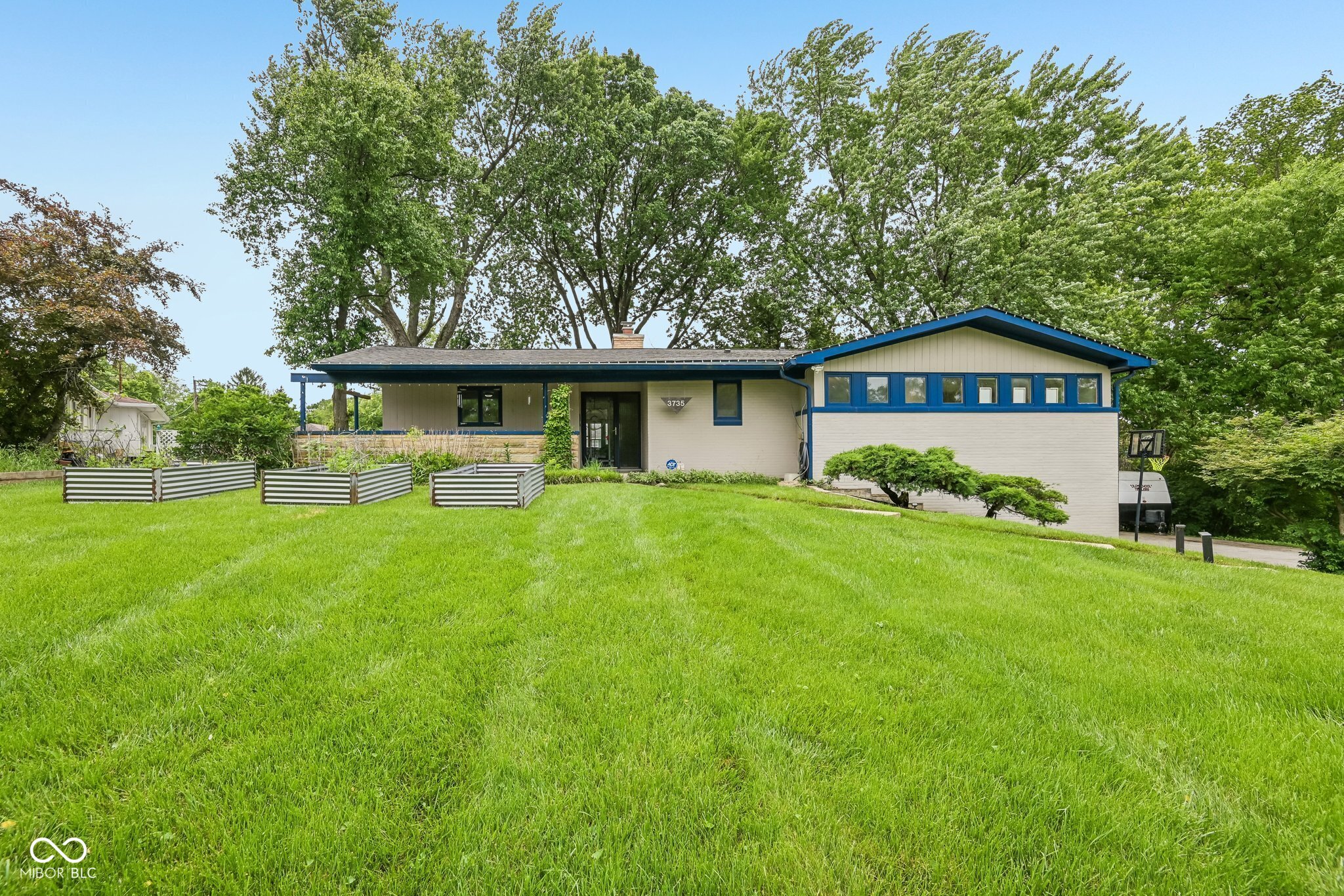 3735 Cheviot Place Property Photo 1