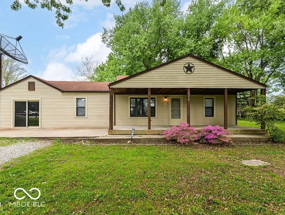 1314 N High School Road Property Photo 1
