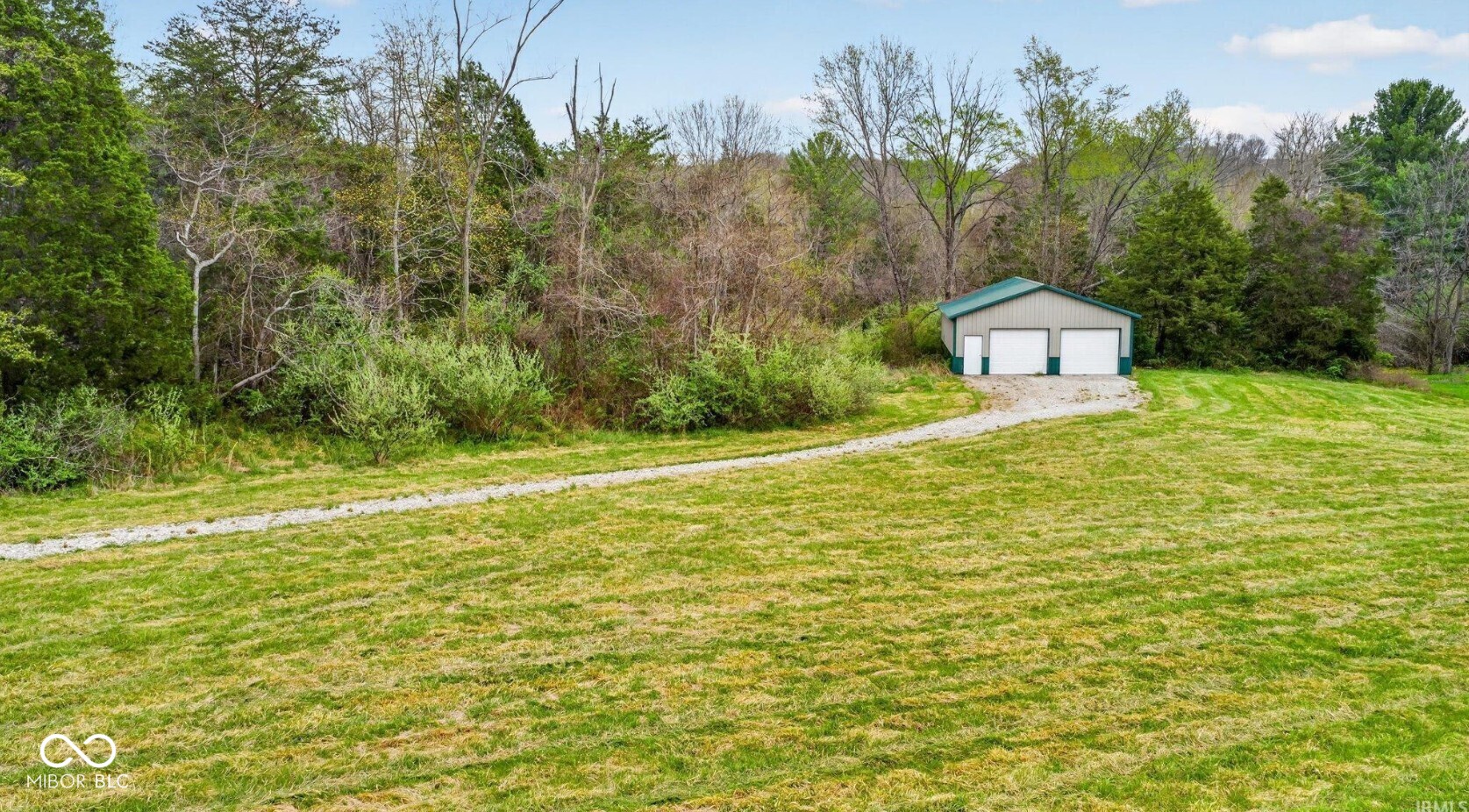 6913 N State Road 135 Property Photo 1