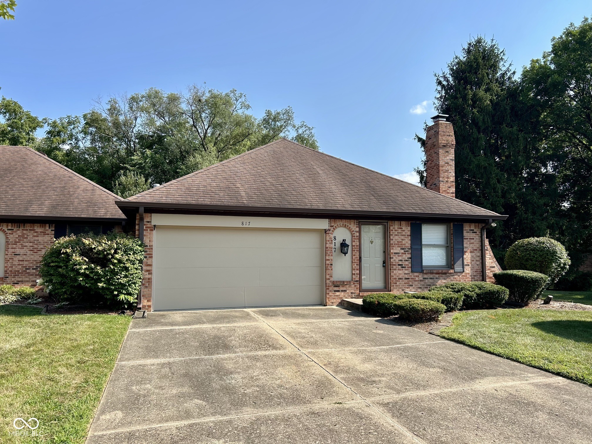 817 Eagle Parkway Property Photo 1