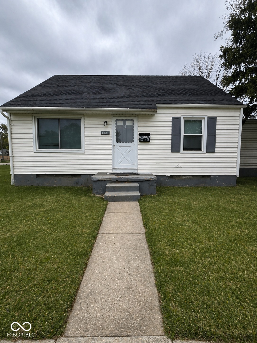 1621 E 46th Street Property Photo 1