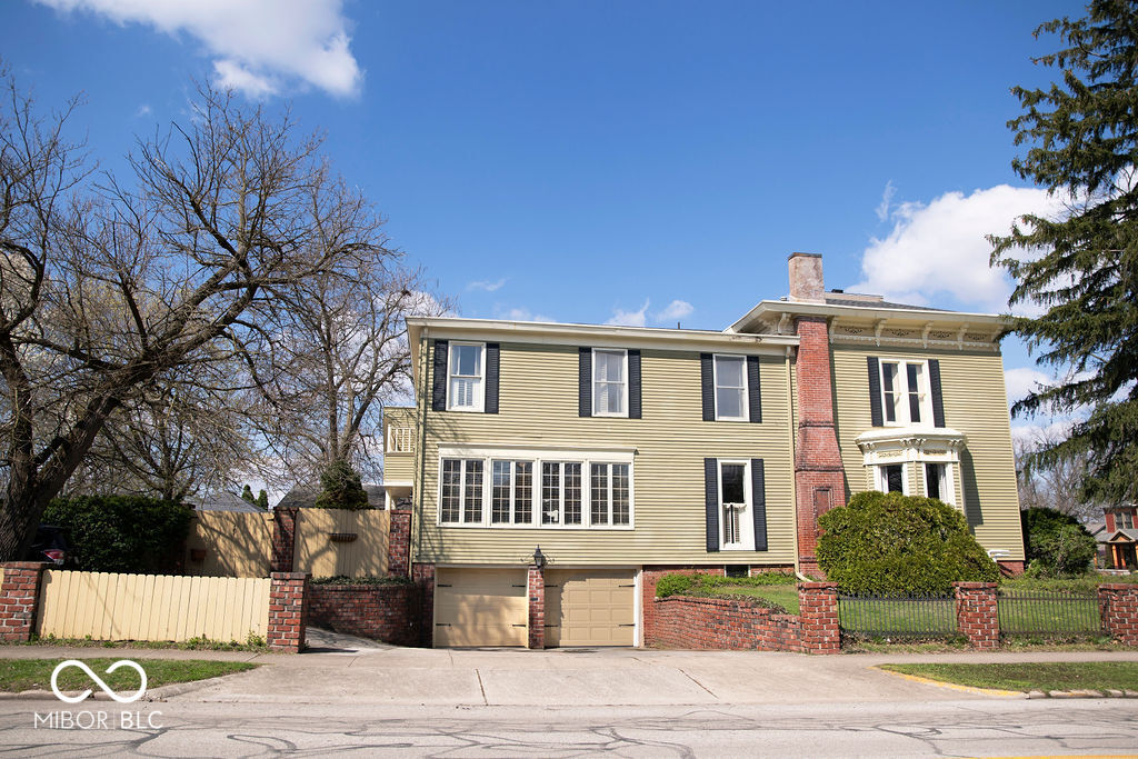 415 E Wabash Avenue Property Photo 1