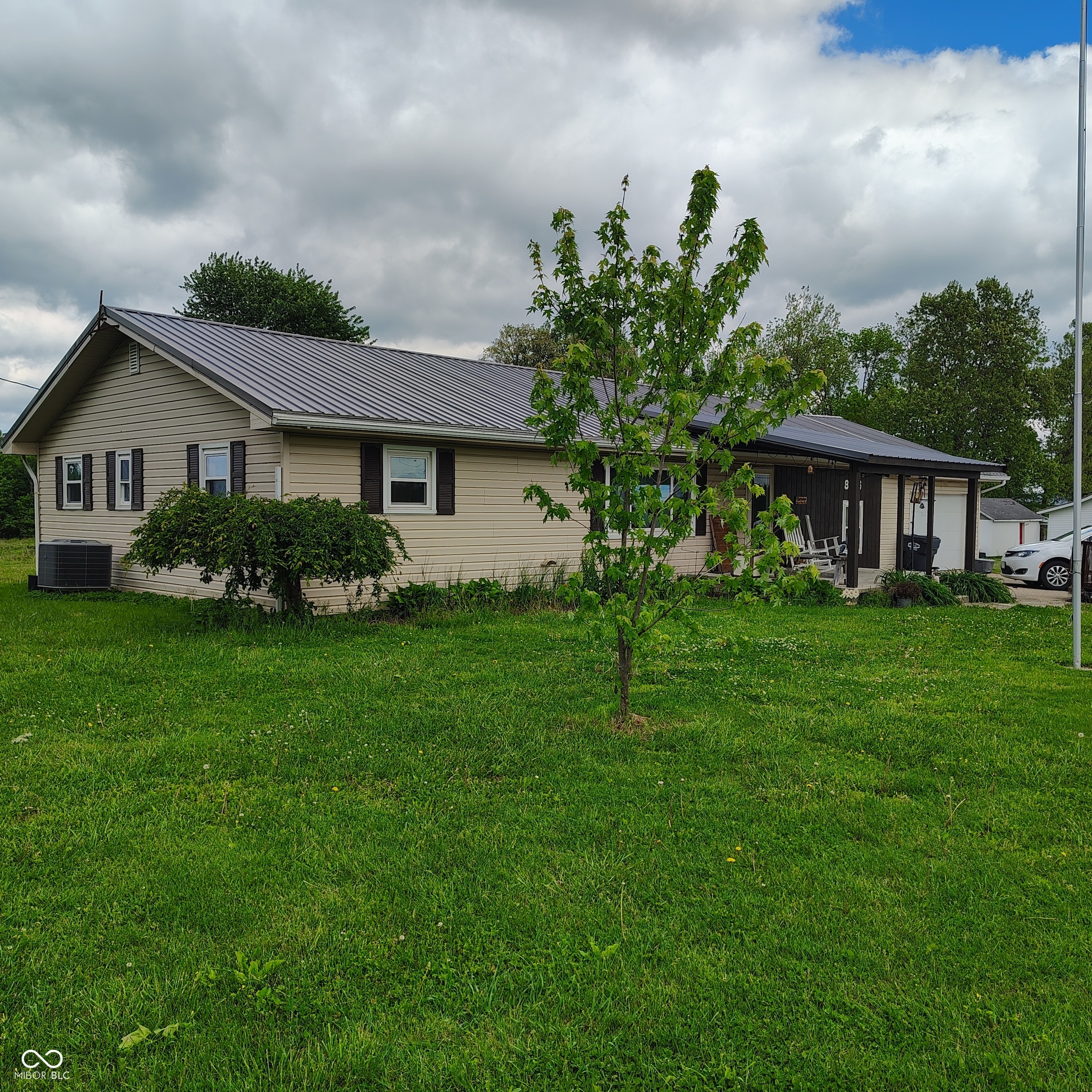 8356 State Road 129 Property Photo 1