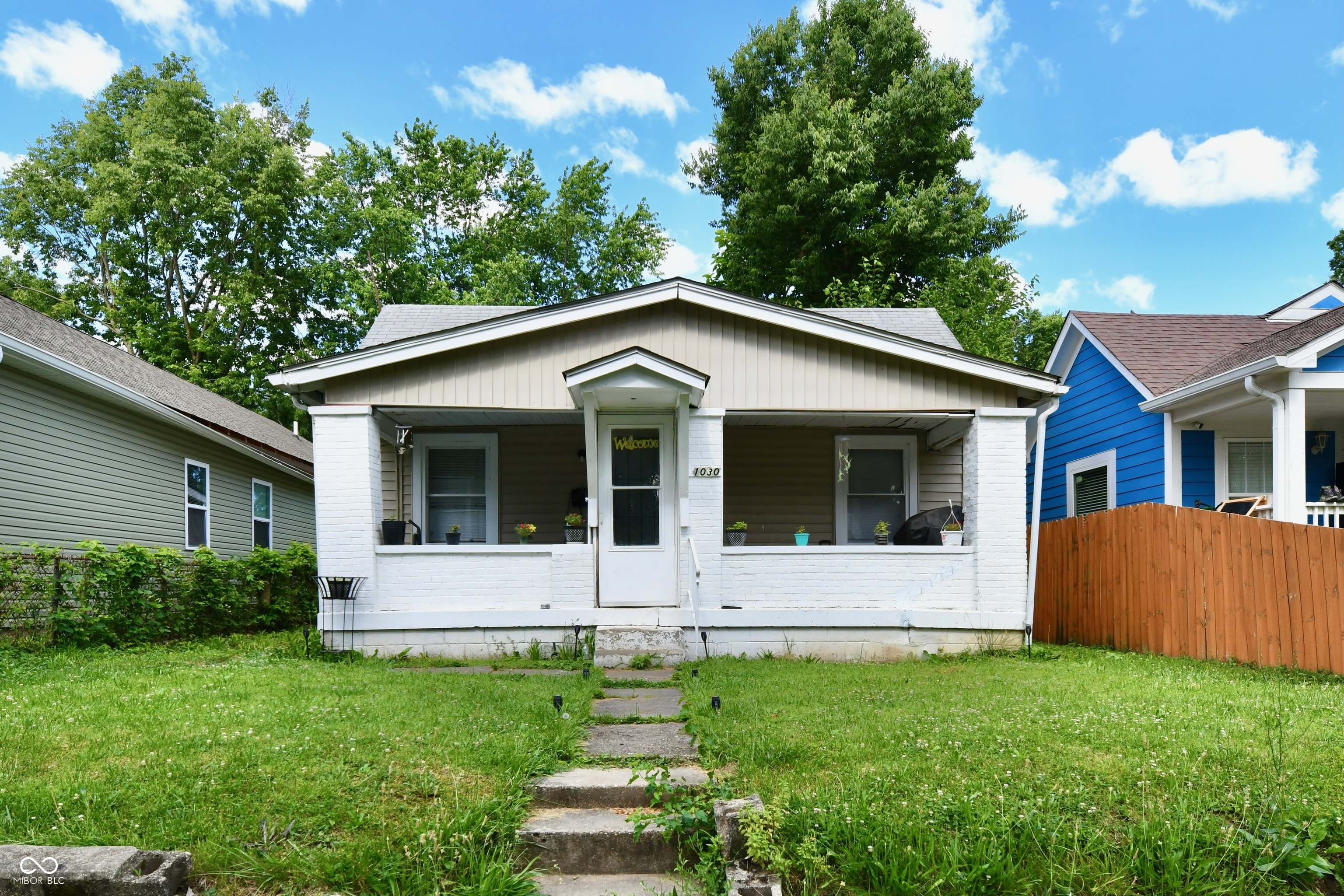 1030 N Sheffield Avenue Property Photo 1