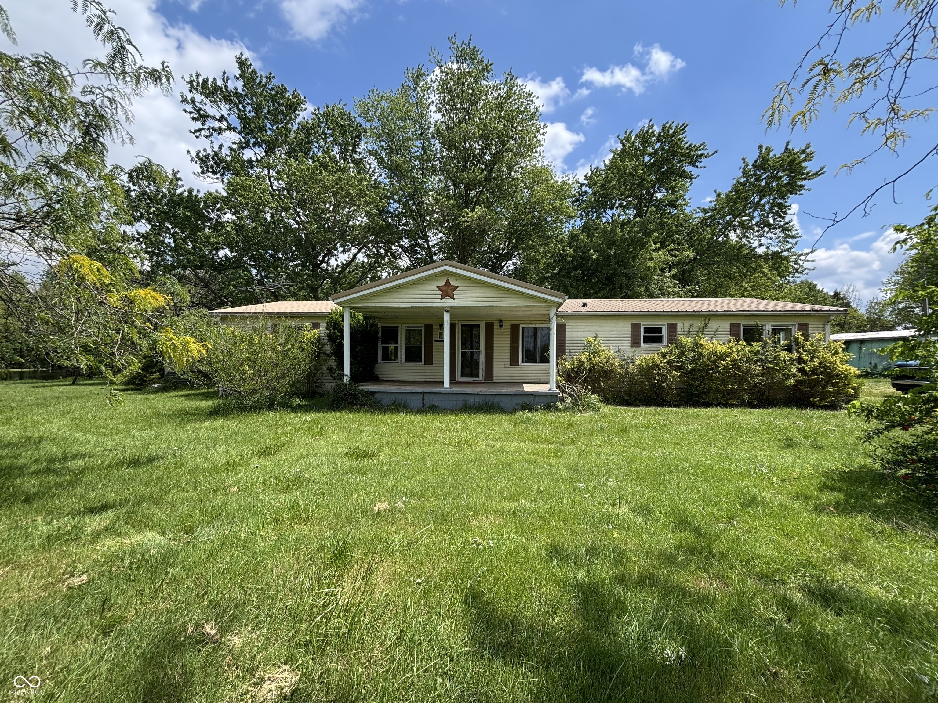 8995 S County Road 825
