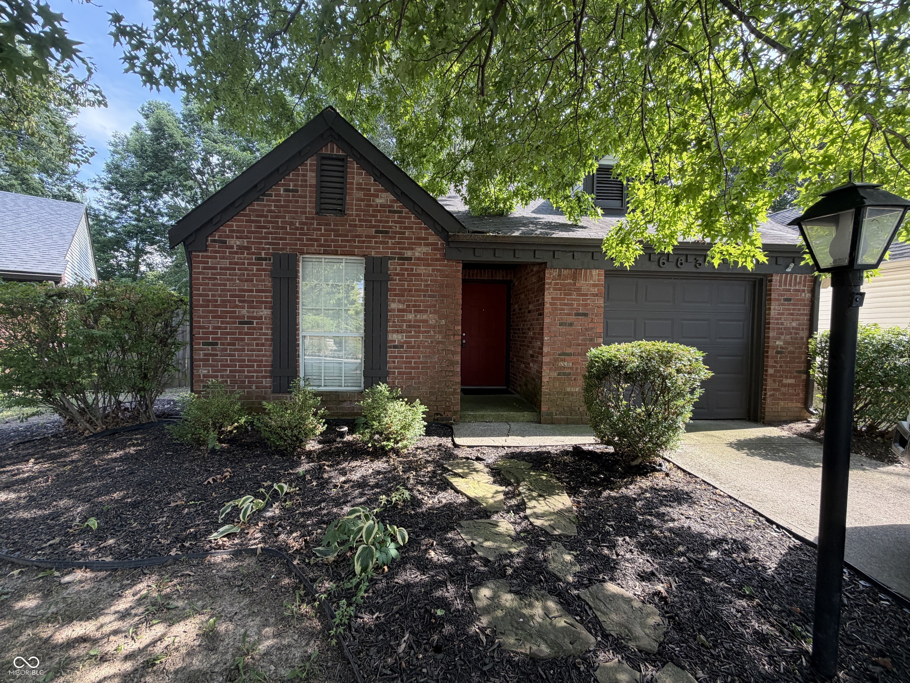 6835 Colony Pointe S Drive