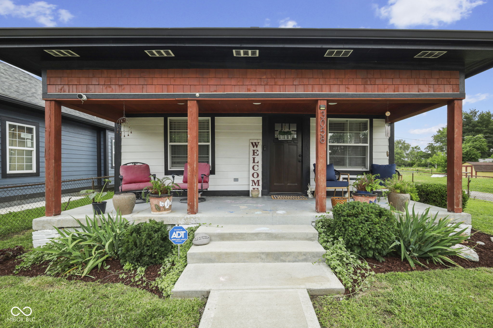 3058 Newton Avenue Property Photo 1