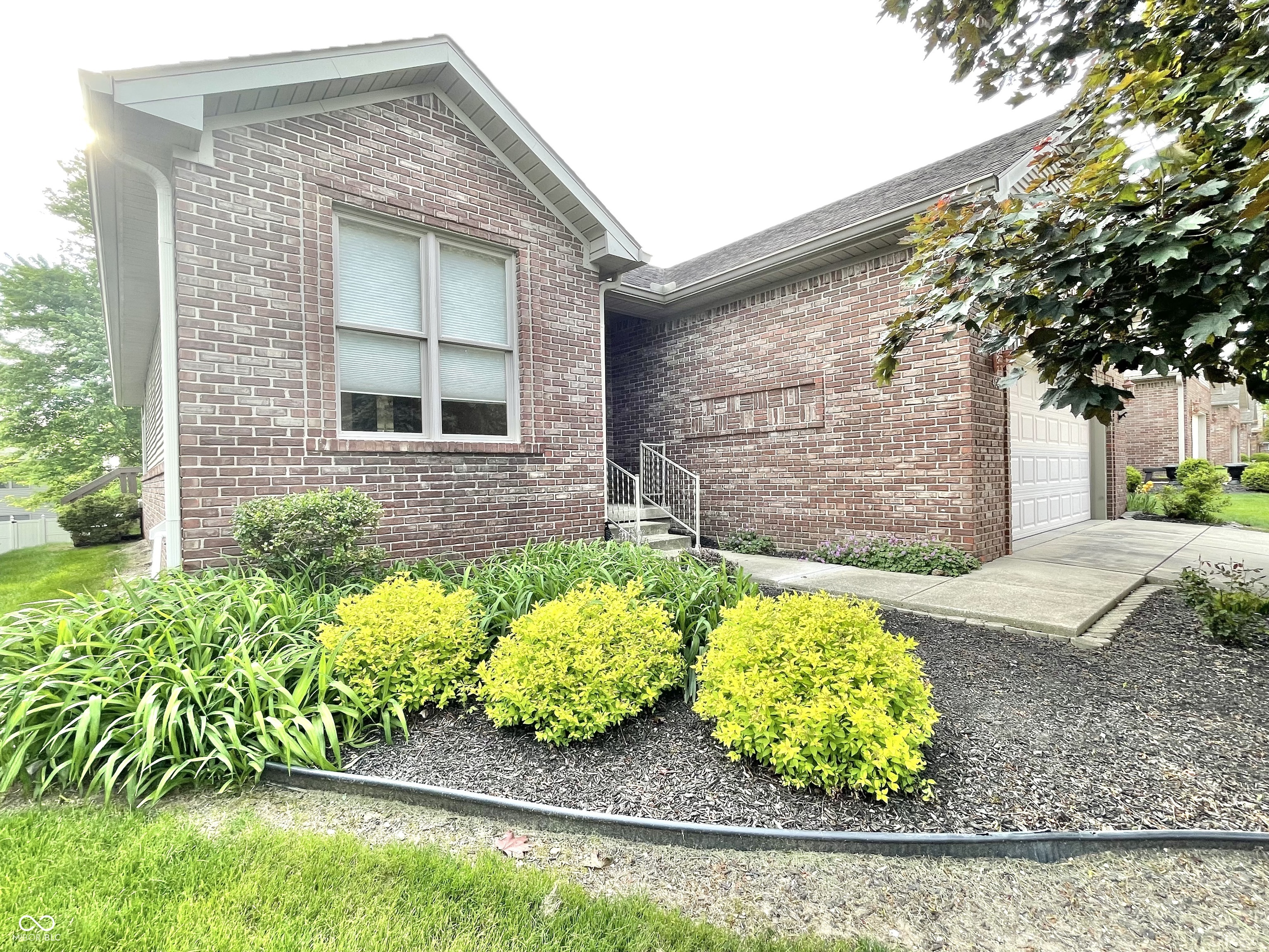 464 Glenview Drive Property Photo 1