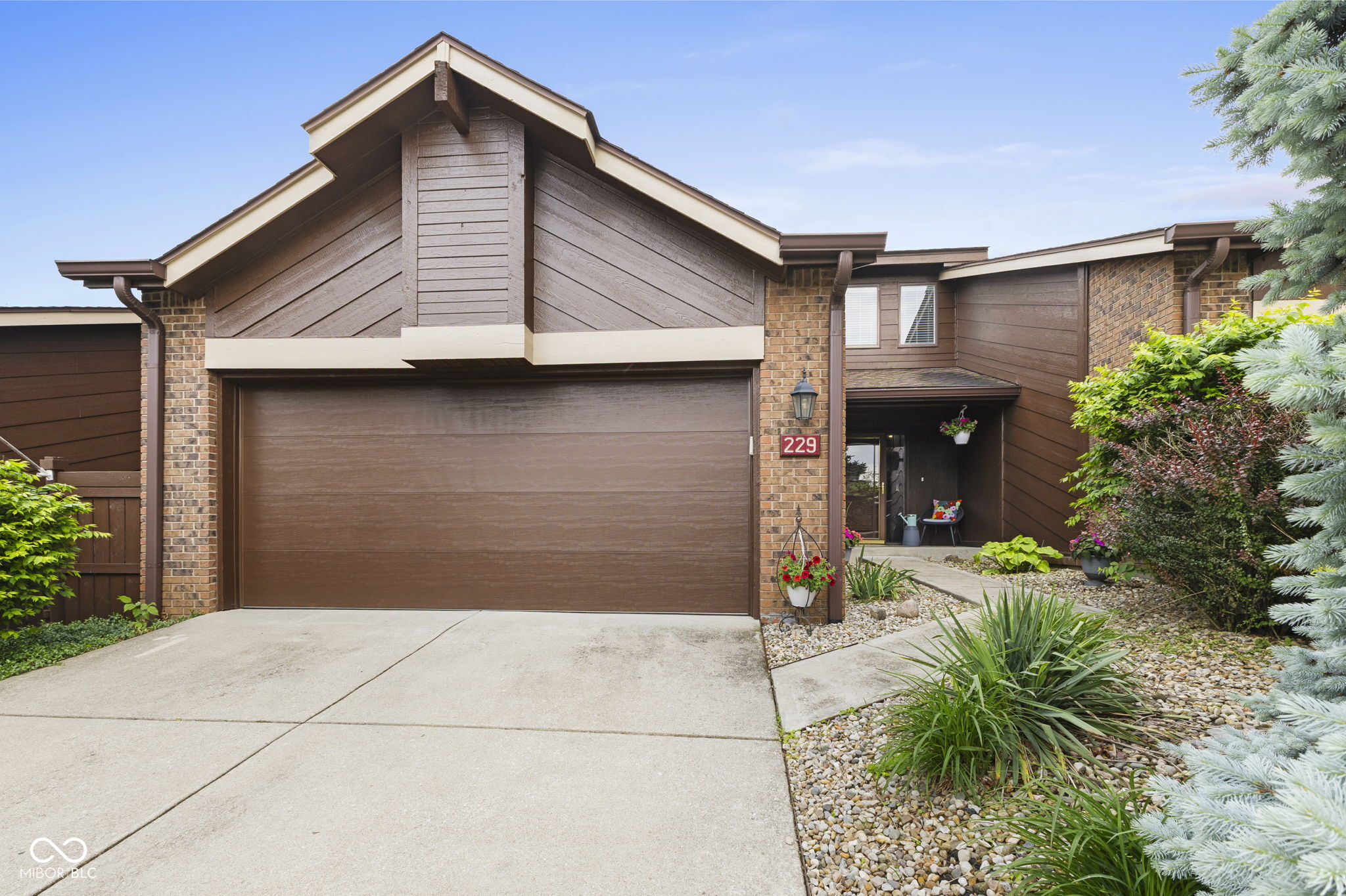 229 Brighton Court Property Photo 1