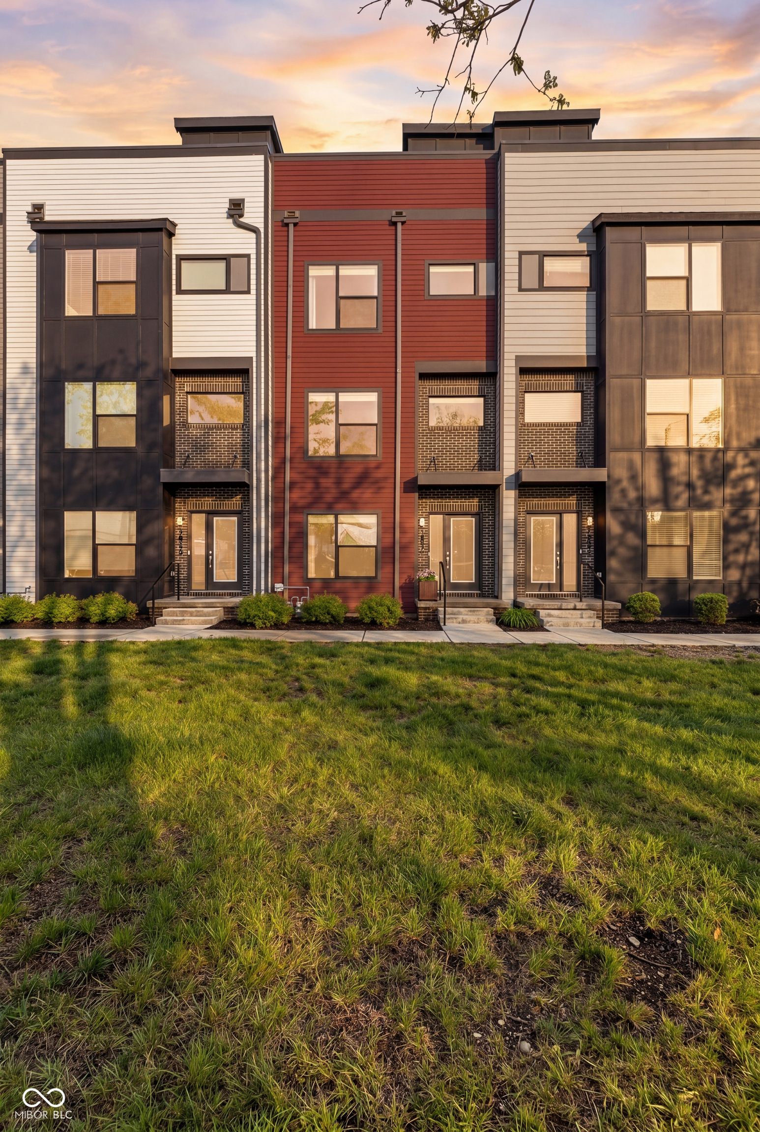 1808 Rosette Way Property Photo 1