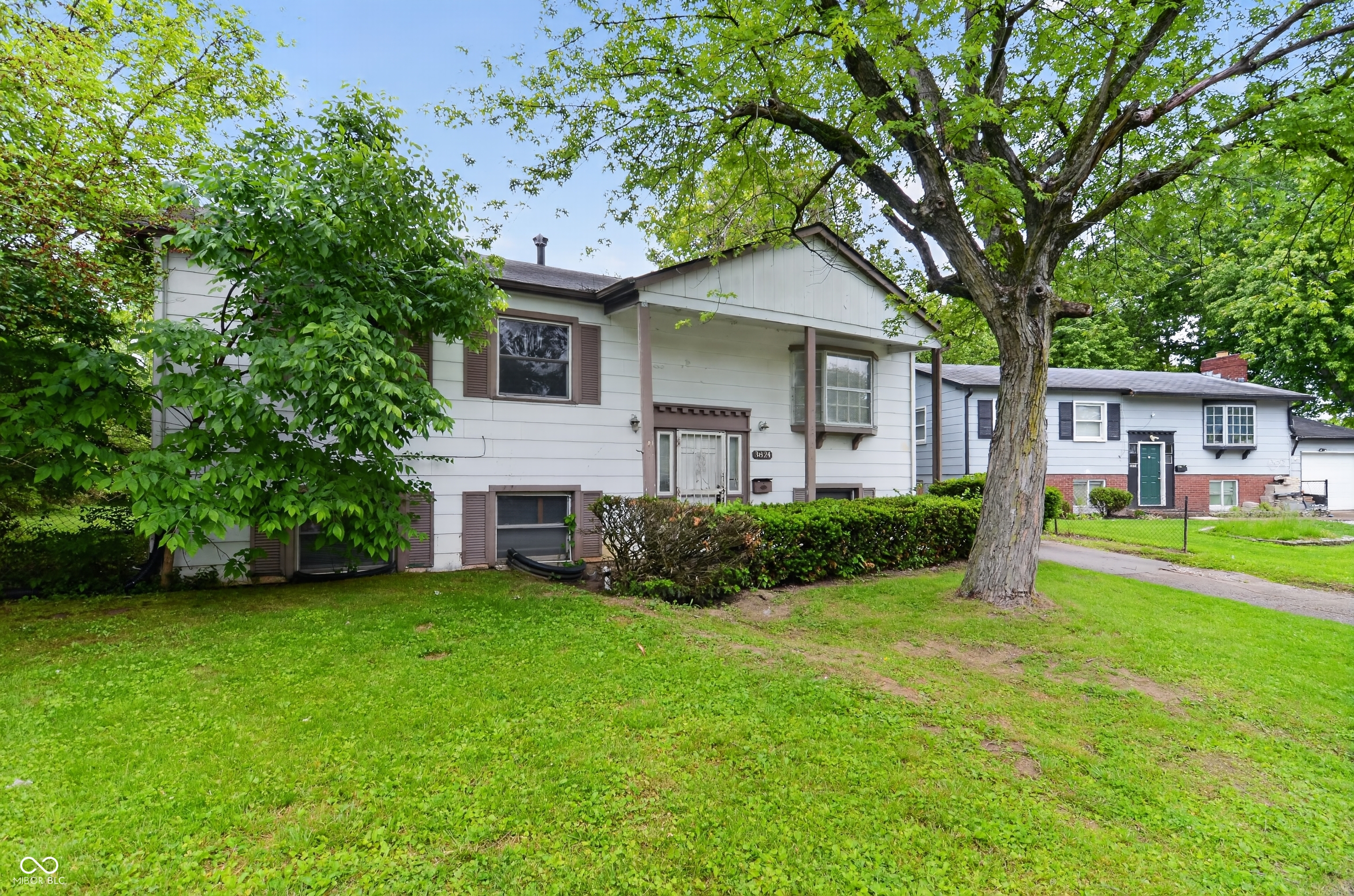 3824 Richelieu Road Property Photo 1