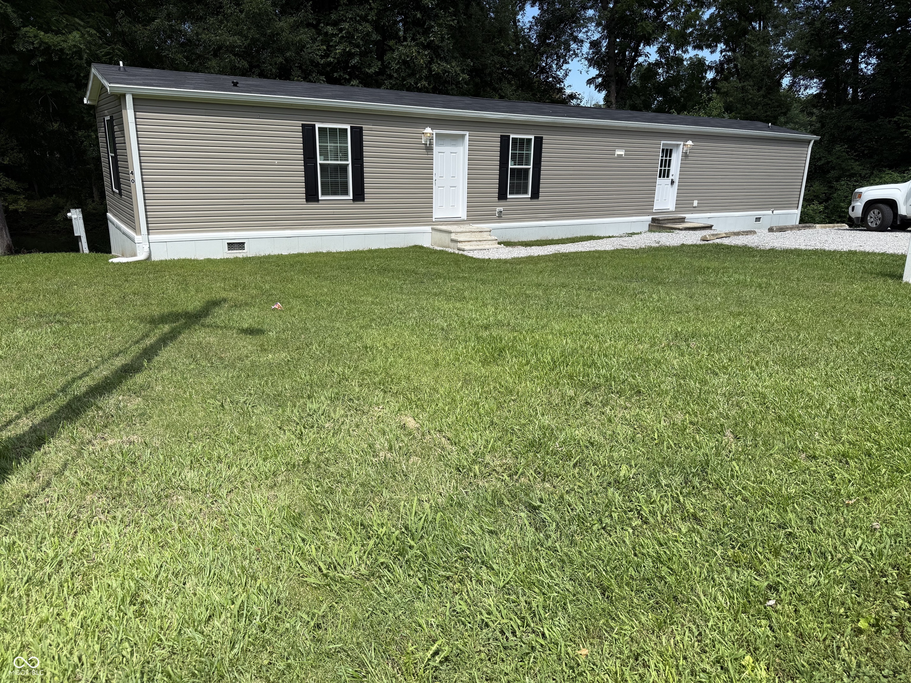 40 Lazy River Road Property Photo 1