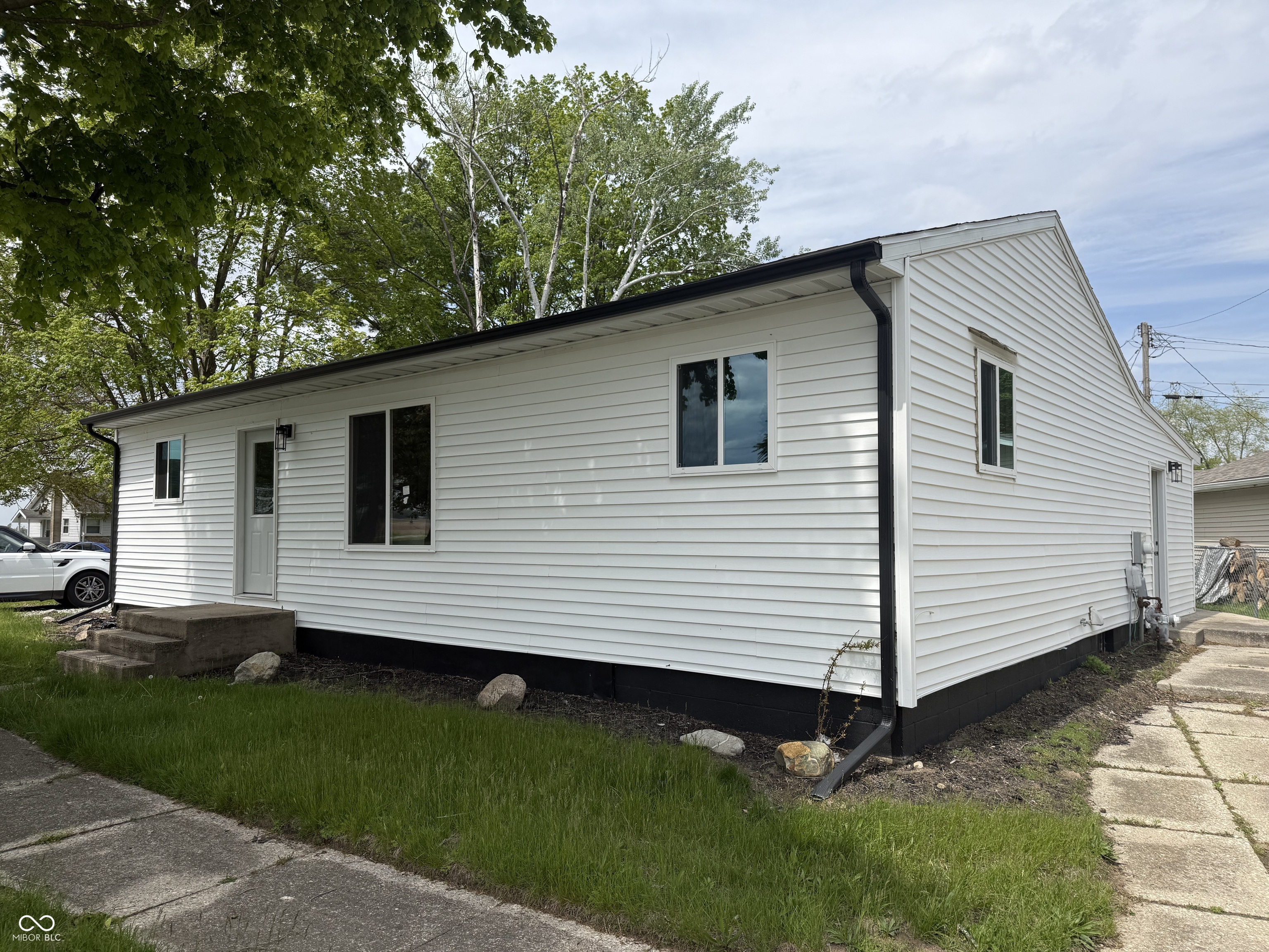 562 Roanoke Road Property Photo 1