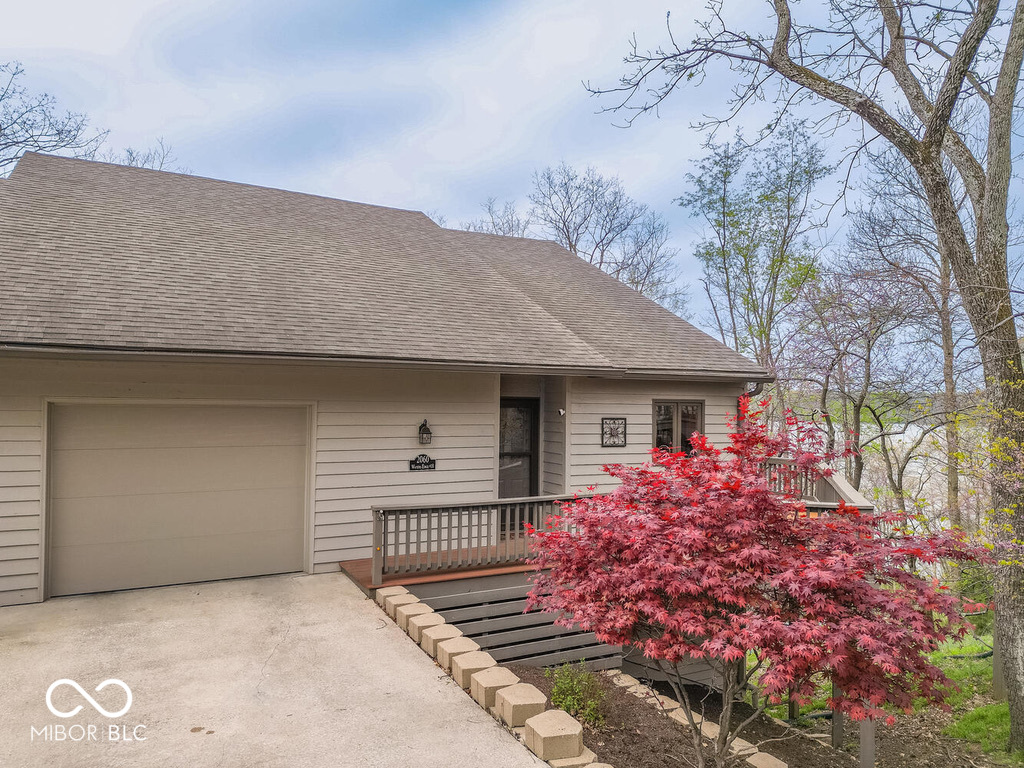 2060 E Waters Edge Drive Property Photo 1
