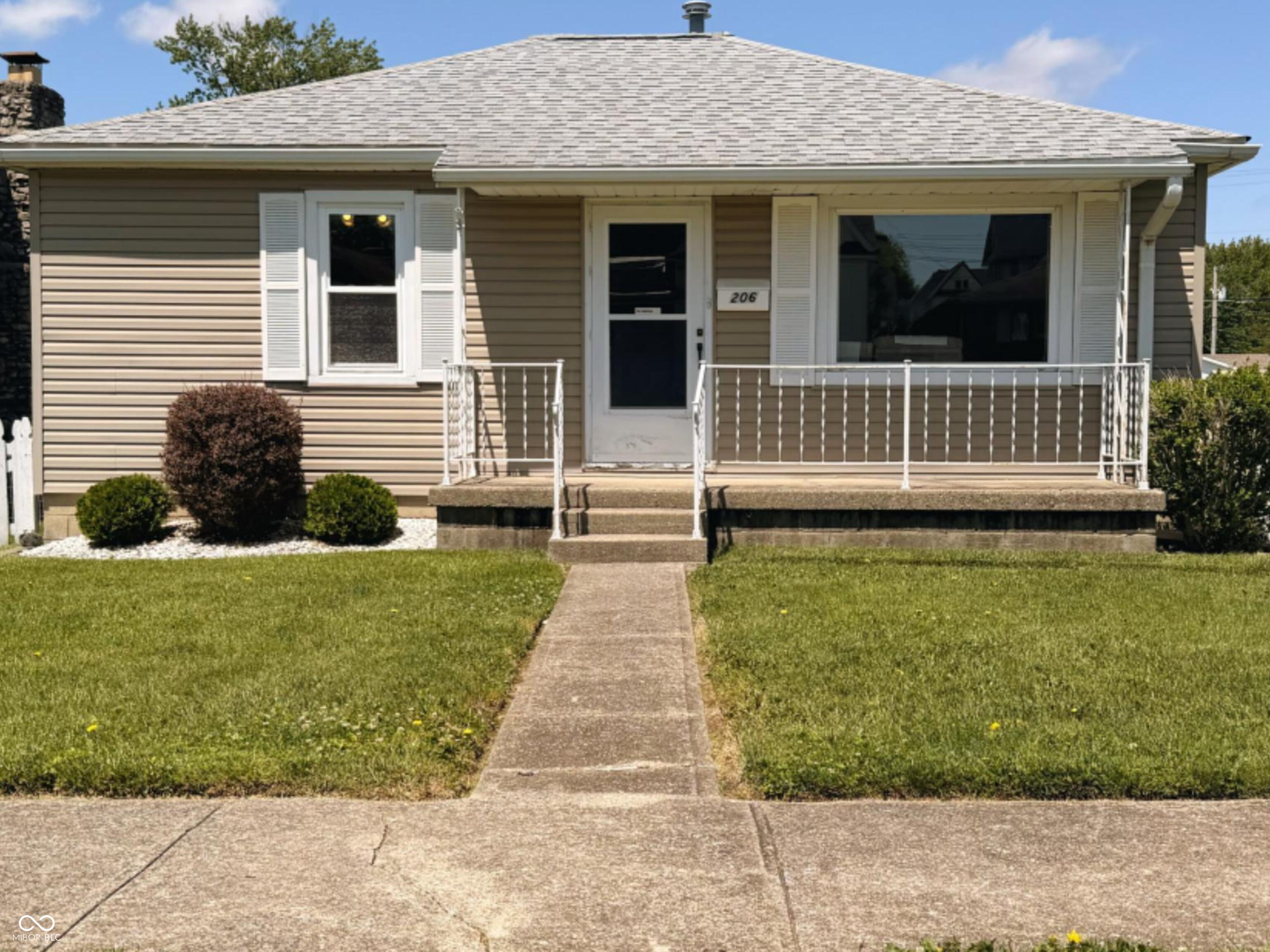 206 W 2nd Street