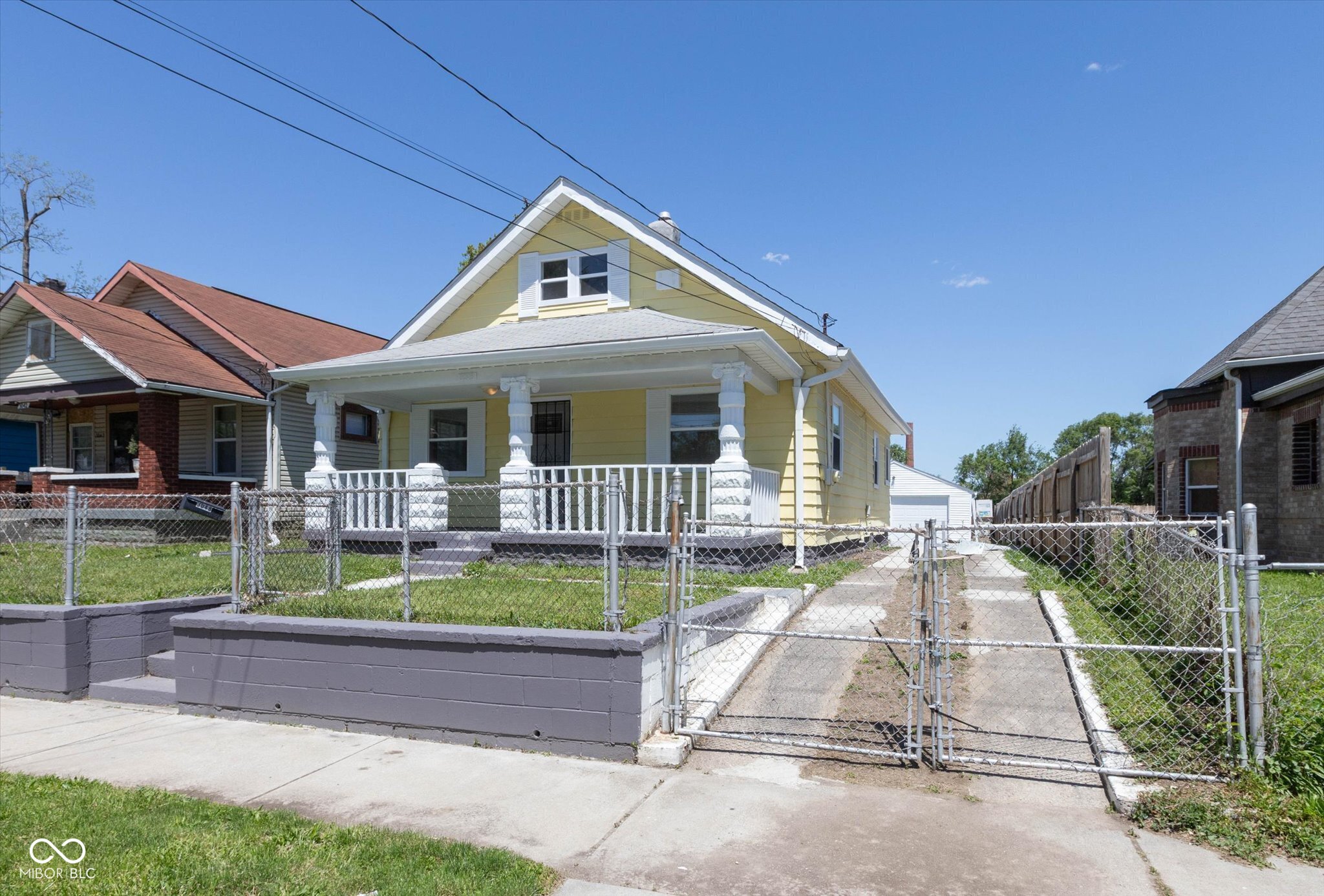 3048 Newton Avenue Property Photo 1