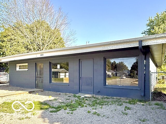 1505 E Wabash Avenue Property Photo 1