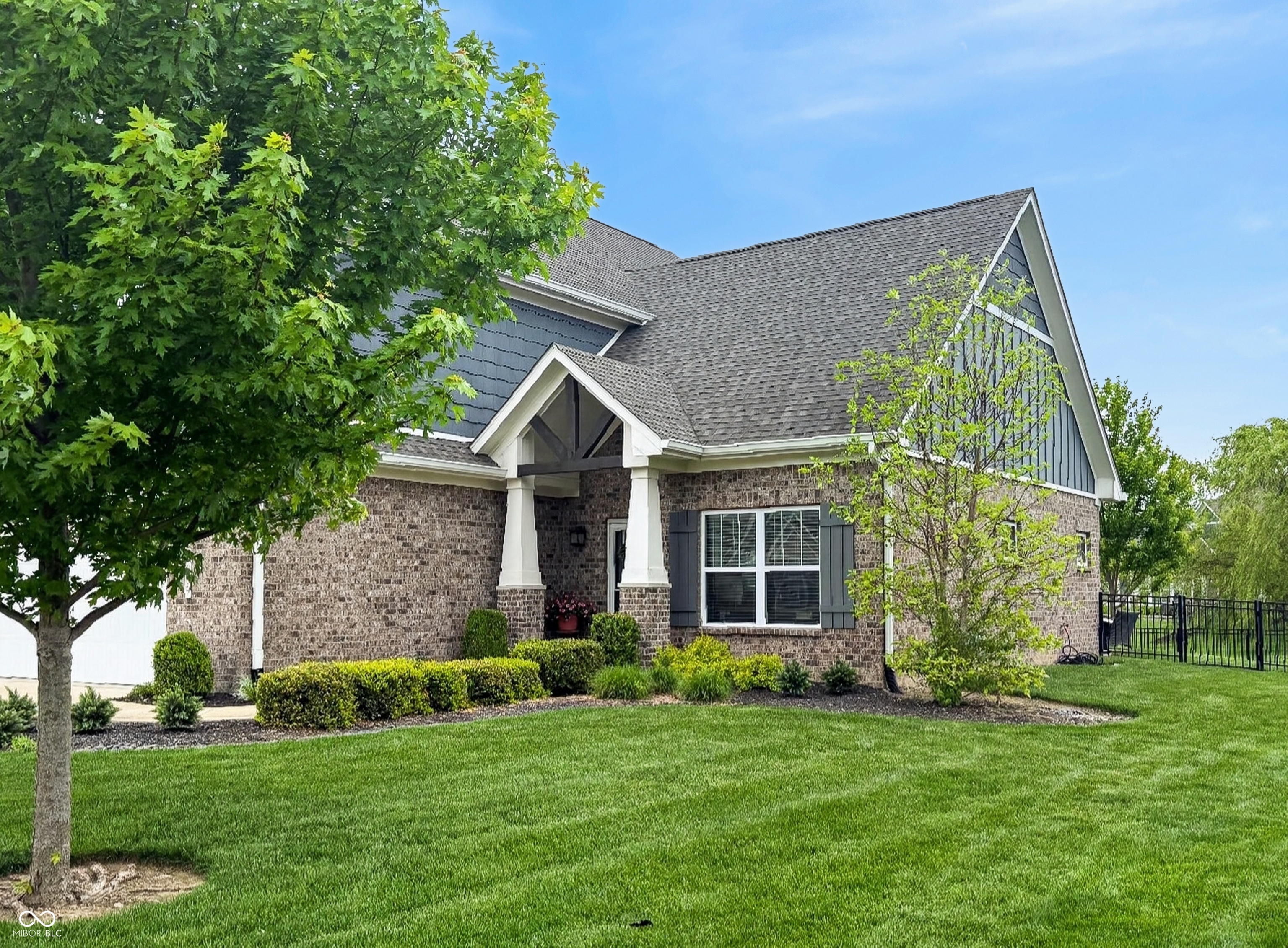 1069 Forest Glen Drive Property Photo 1
