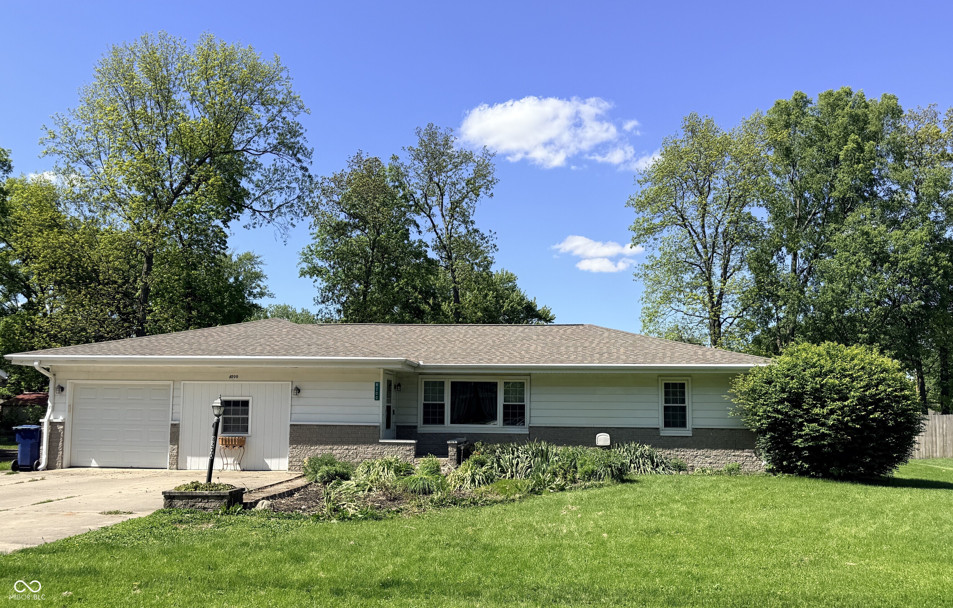 8200 W Lone Beech Drive Property Photo 1