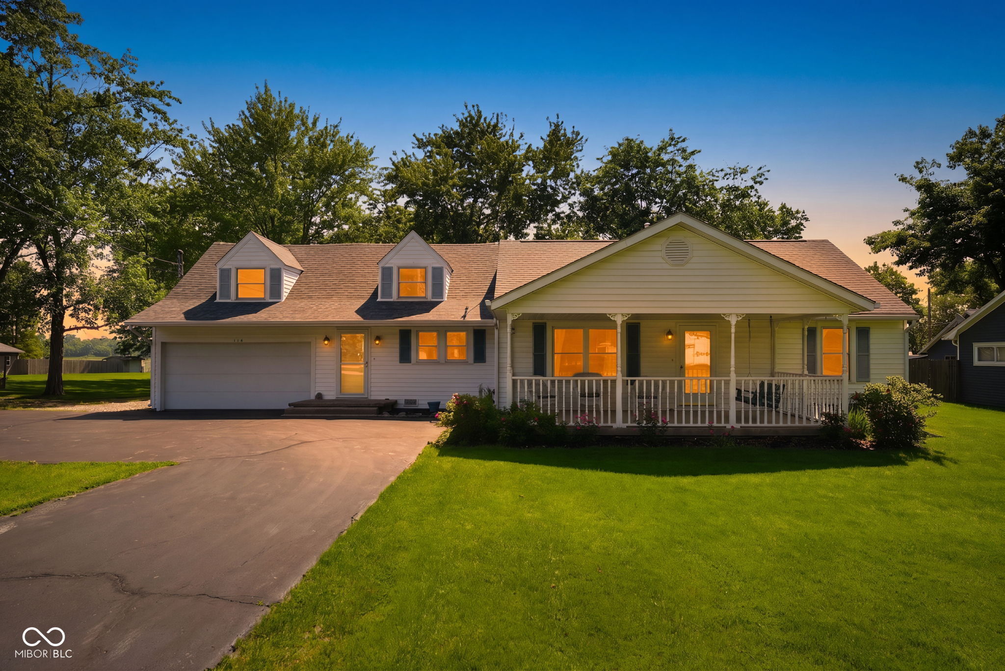 114 N Cook Road Property Photo 1