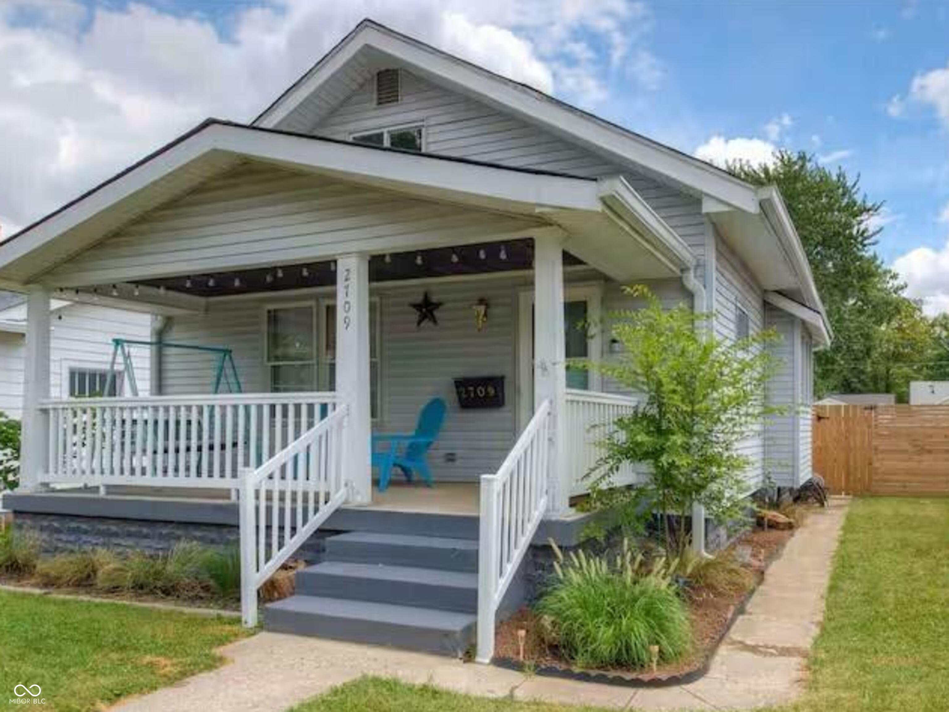 2709 Napoleon Street