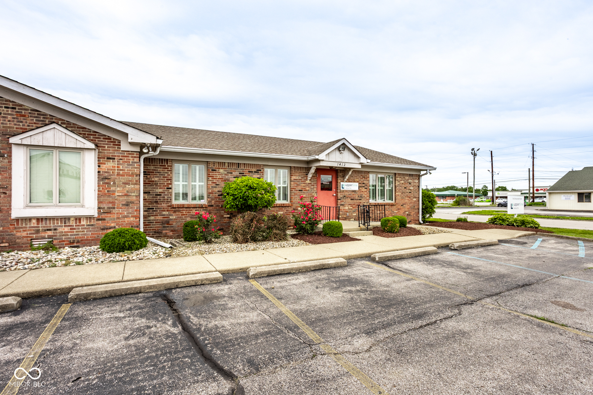7412 Rockville Road Property Photo 1