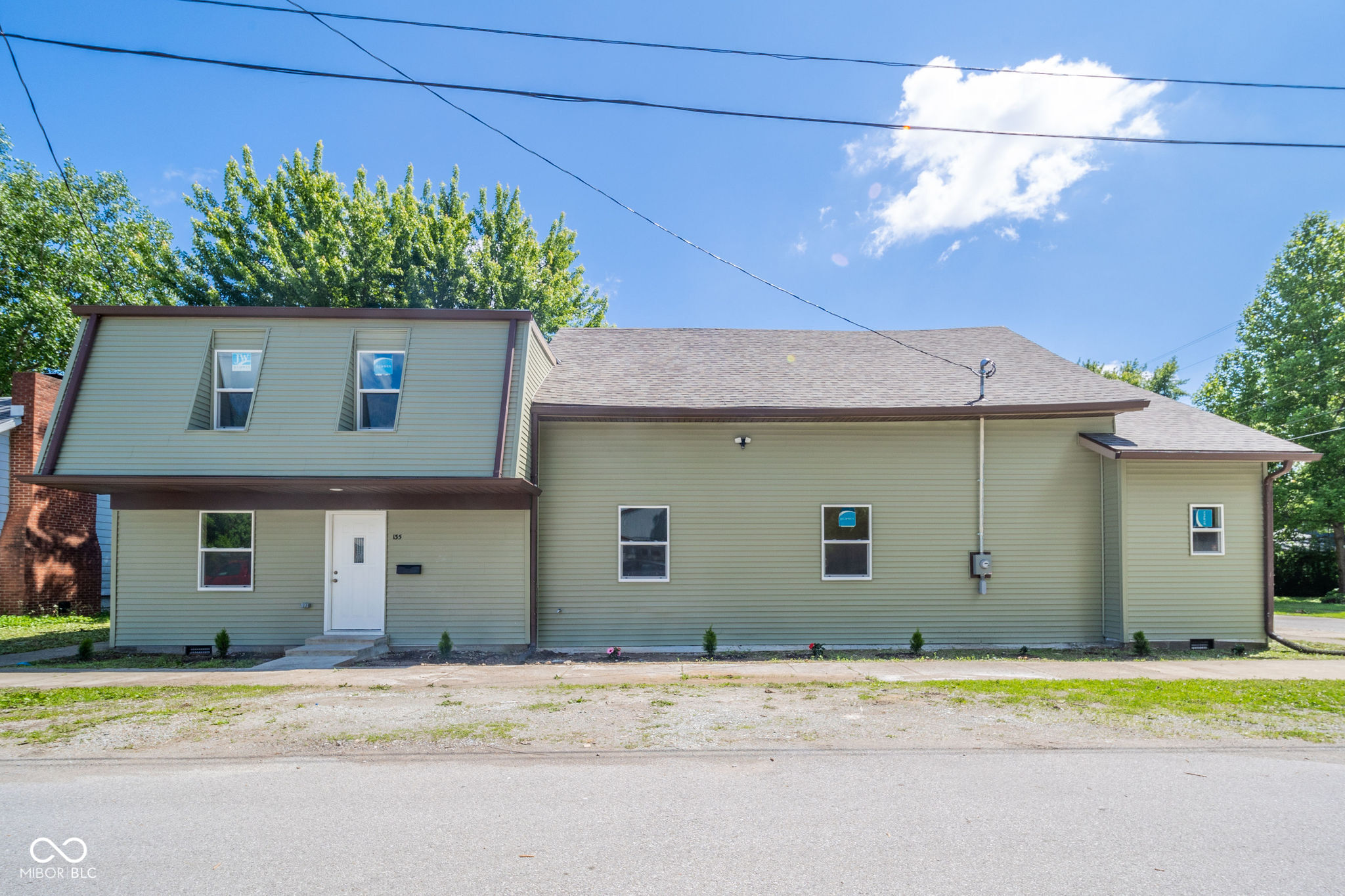 41 W Warrick Street Property Photo 1