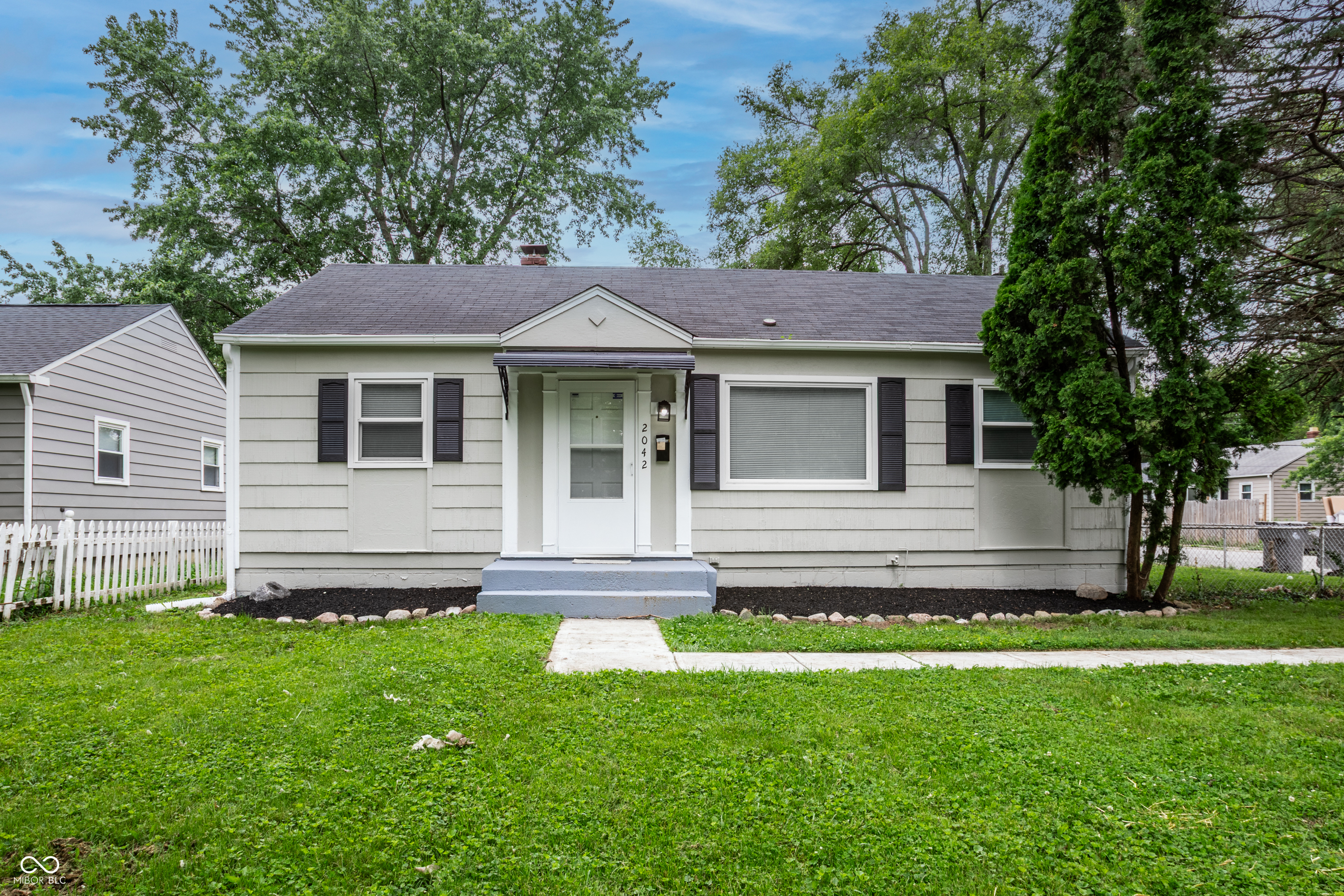 2042 Kessler Boulevard North Drive
