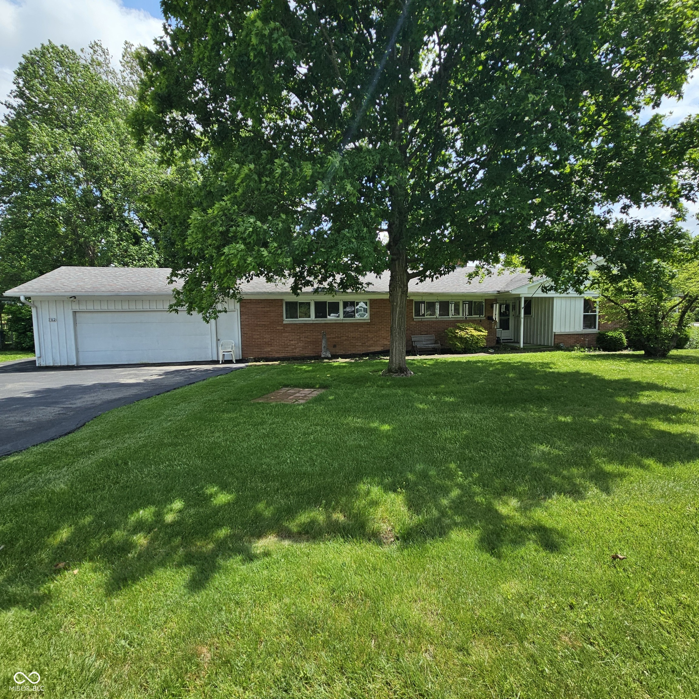 302 East Drive Property Photo 1