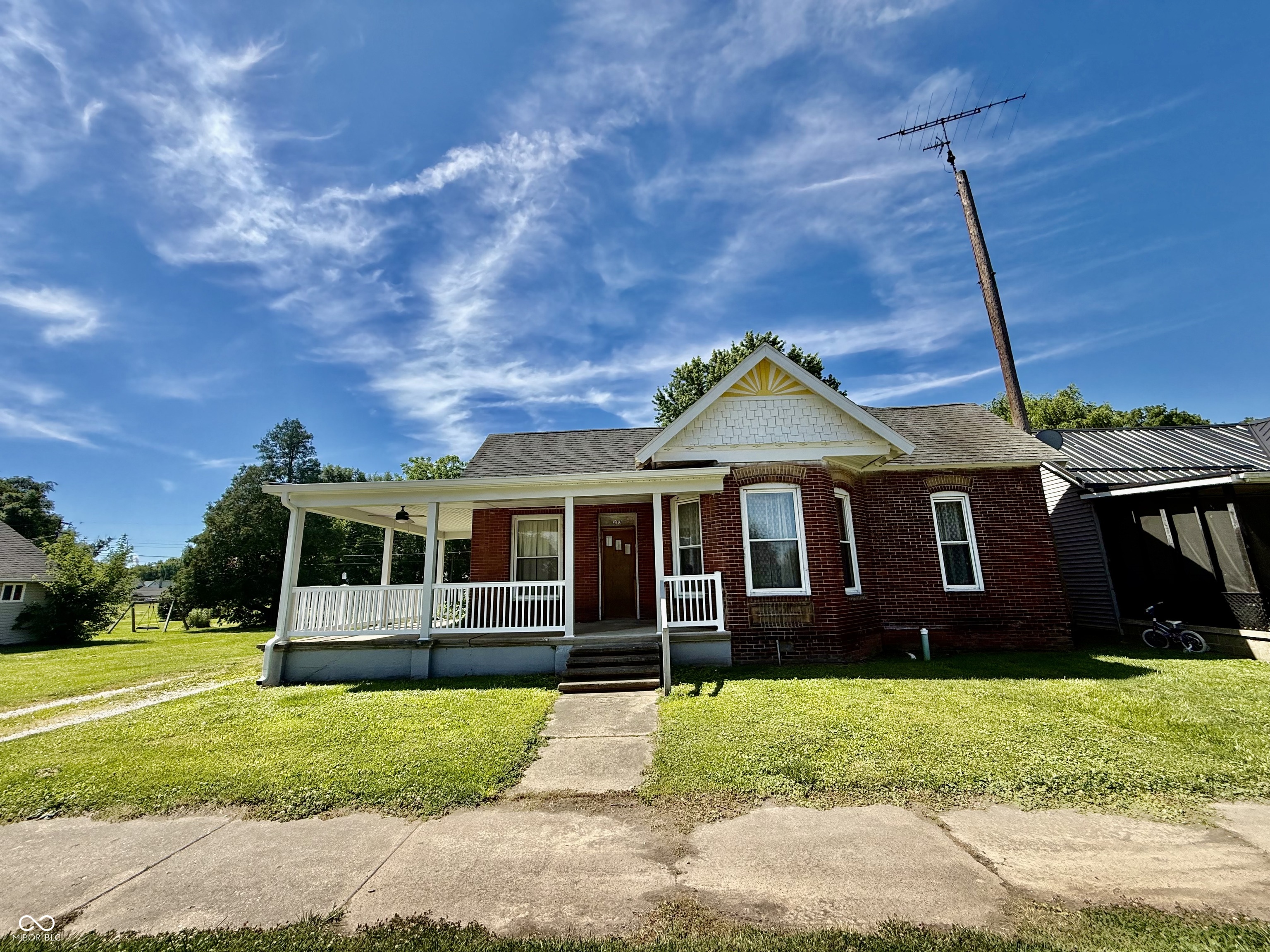 313 Curtis Property Photo 1