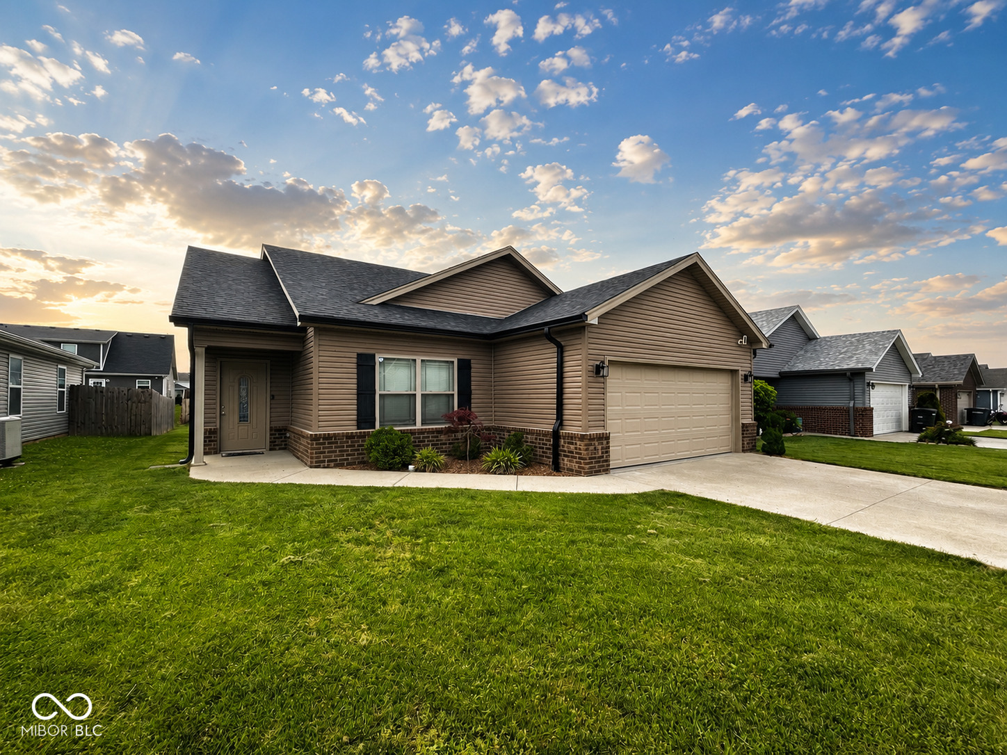 8018 Kismet Drive Property Photo 1