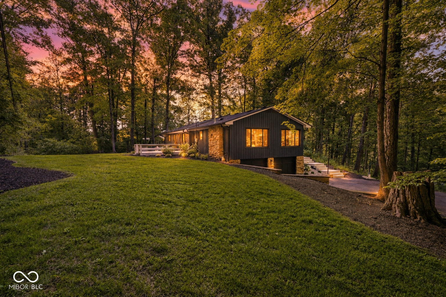 9220 Sandbury Road Property Photo 1