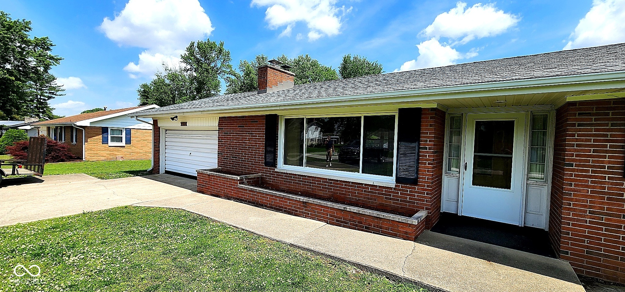 2394 S Sunset Drive Property Photo 1