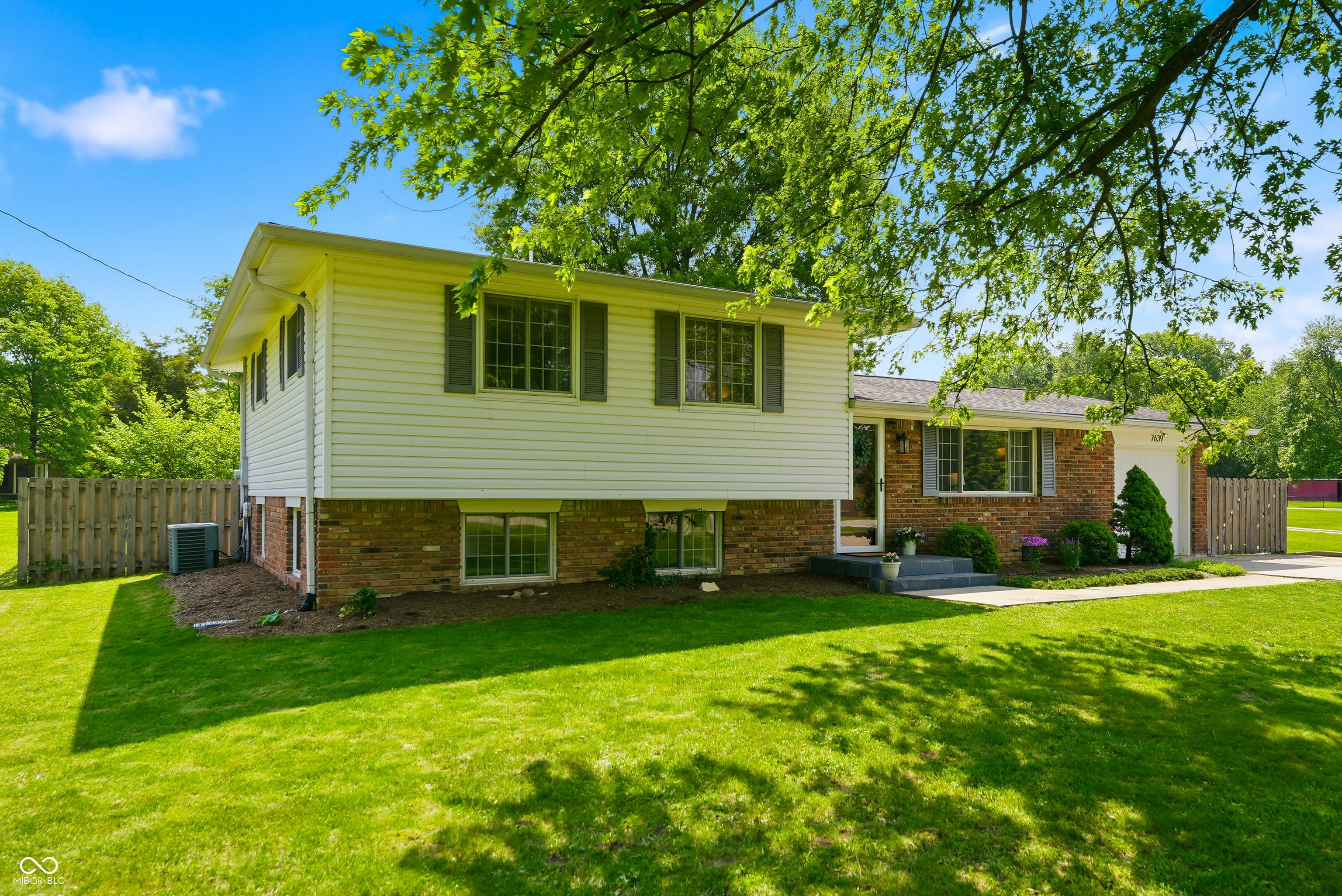 7639 Indian Lake Road Property Photo 1