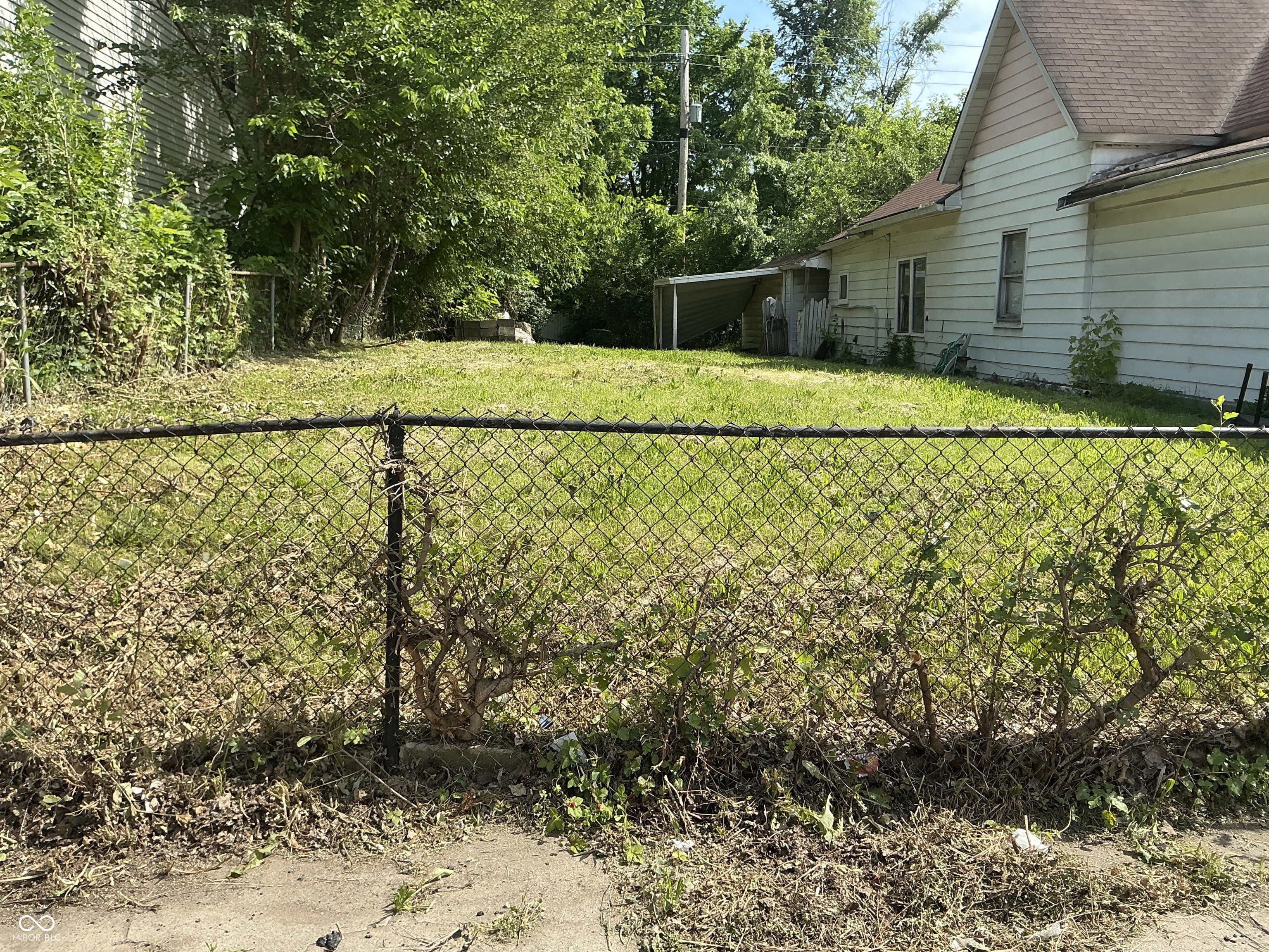 1047 Eugene Street Property Photo 1