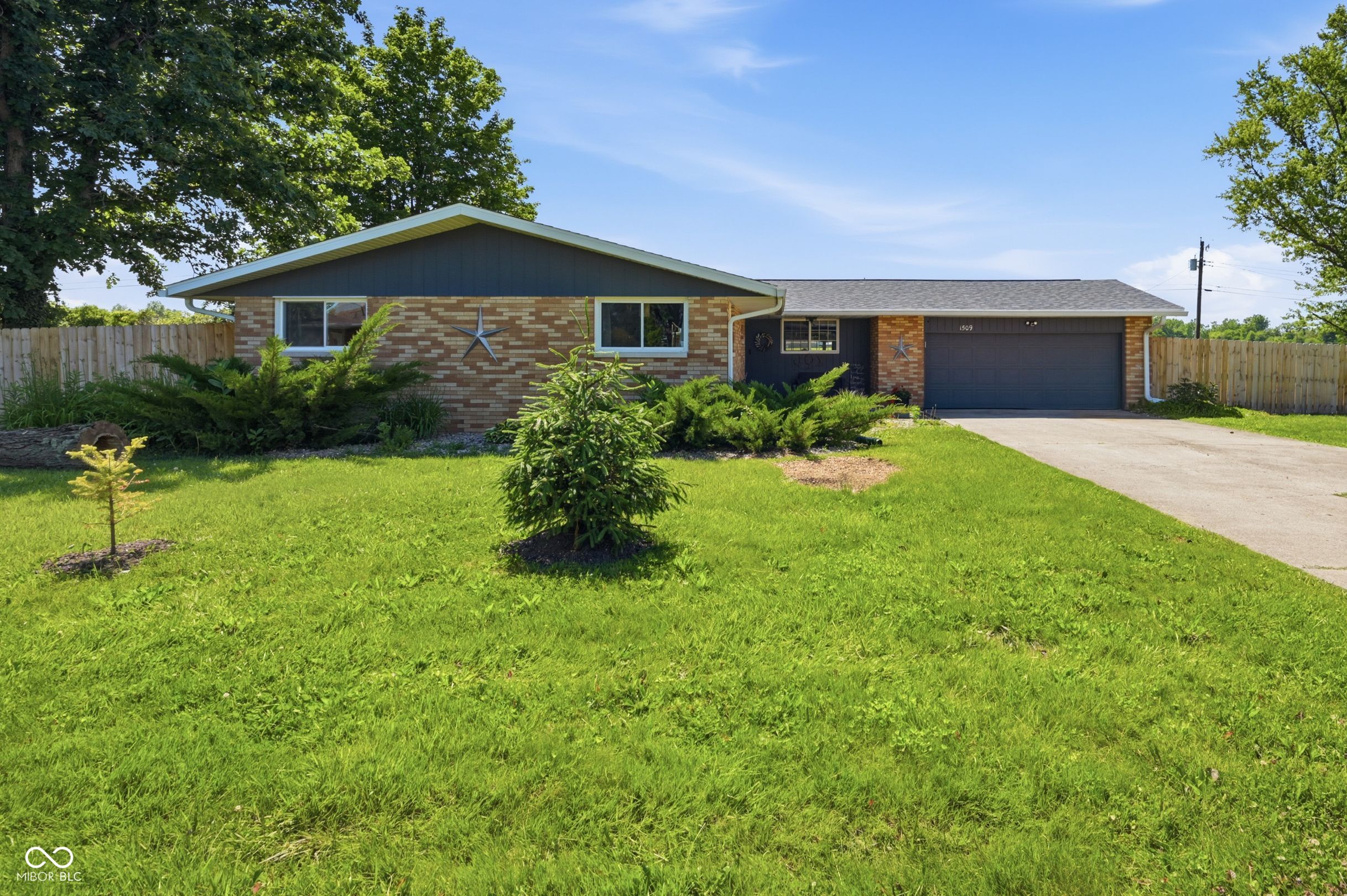 1509 N Lafayette Drive Property Photo 1