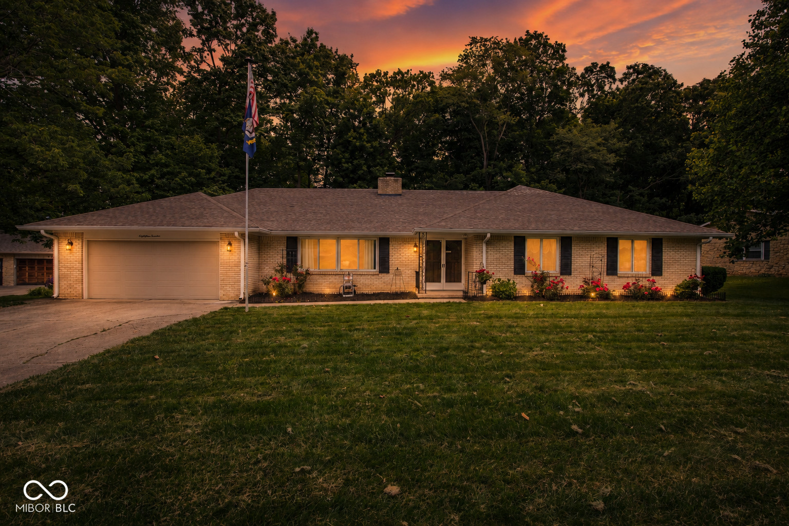 8114 Black Oak Drive Property Photo 1