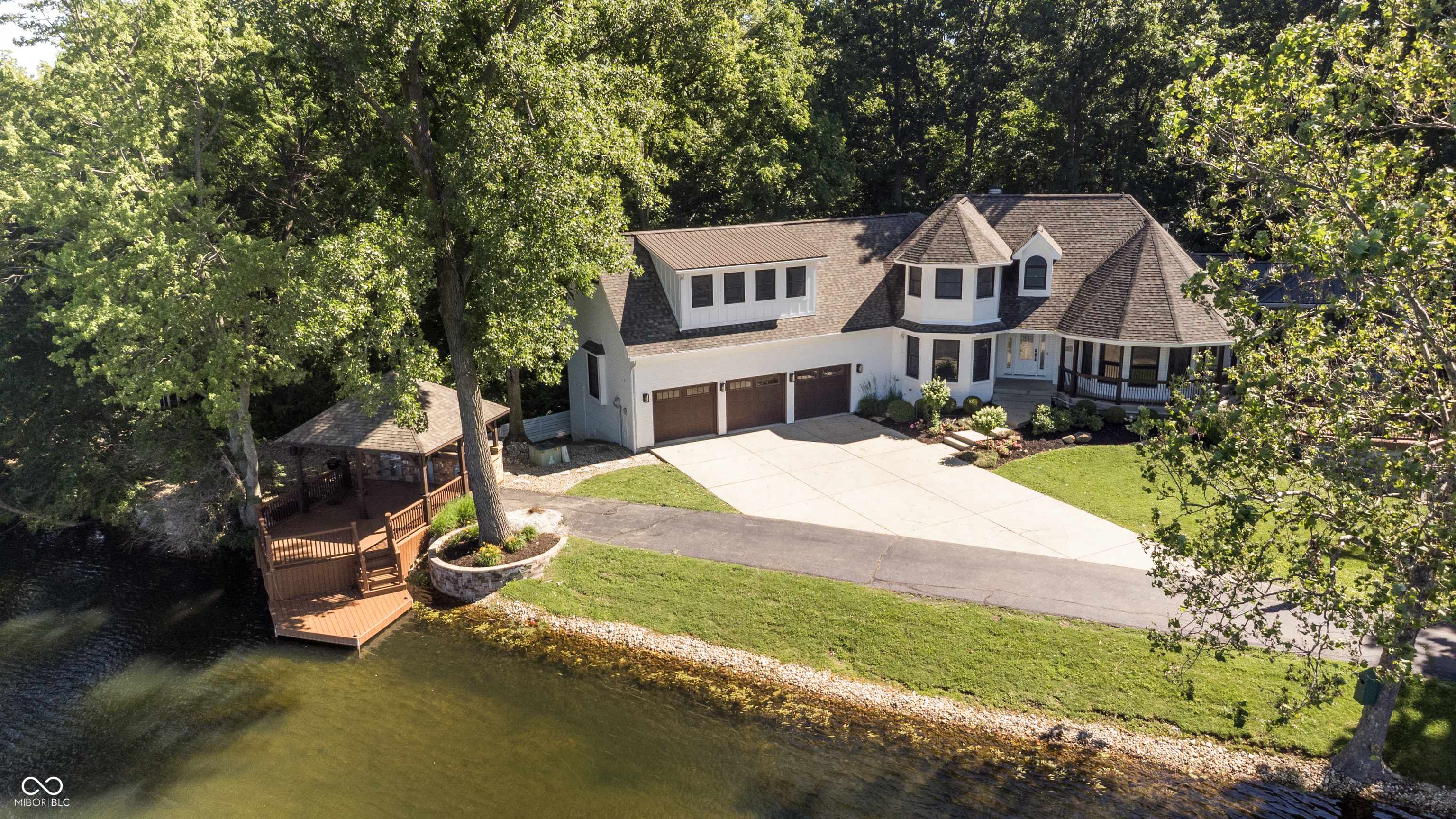 8641 Fawn Lake Circle Property Photo 1