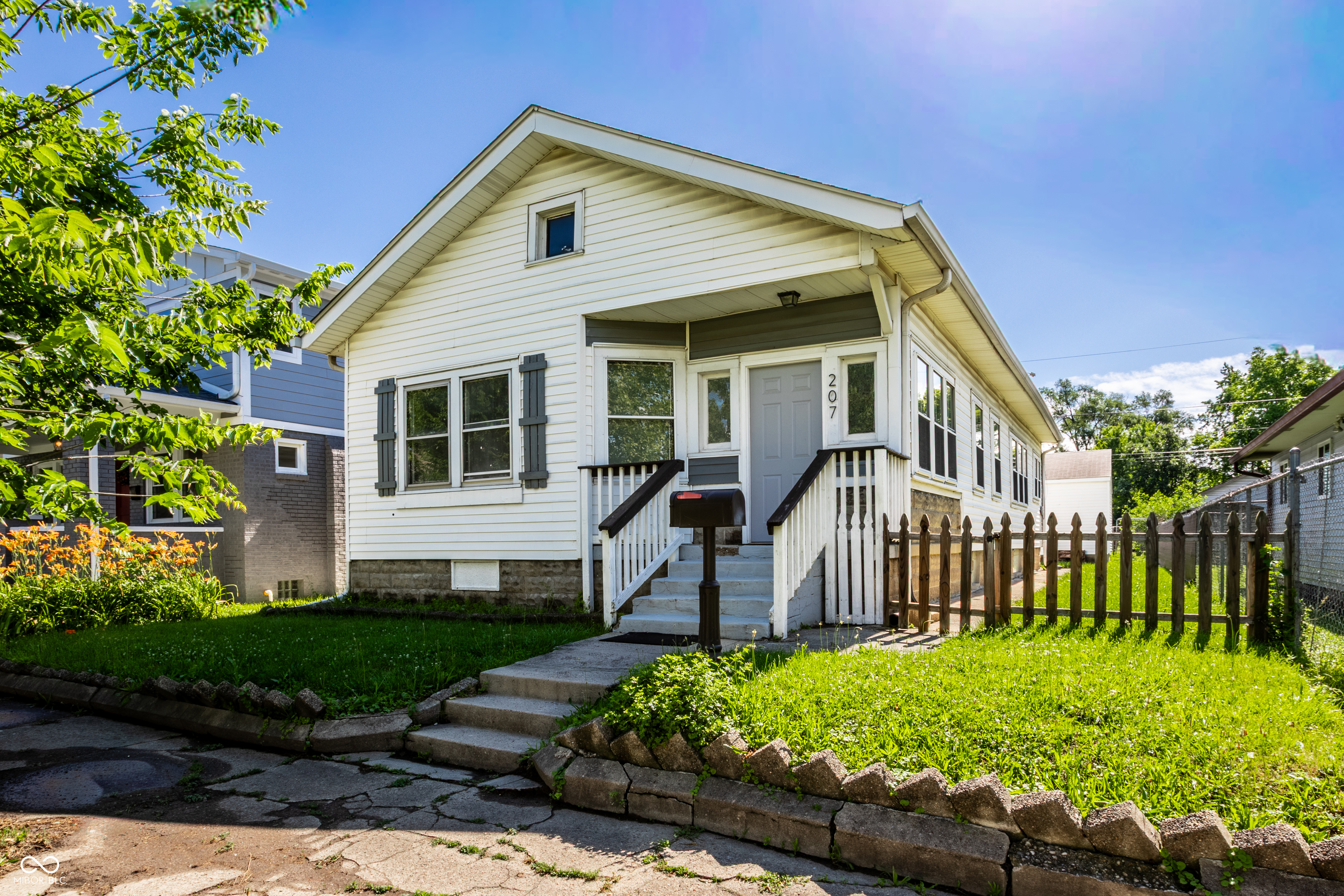 207 N Hamilton Avenue Property Photo 1