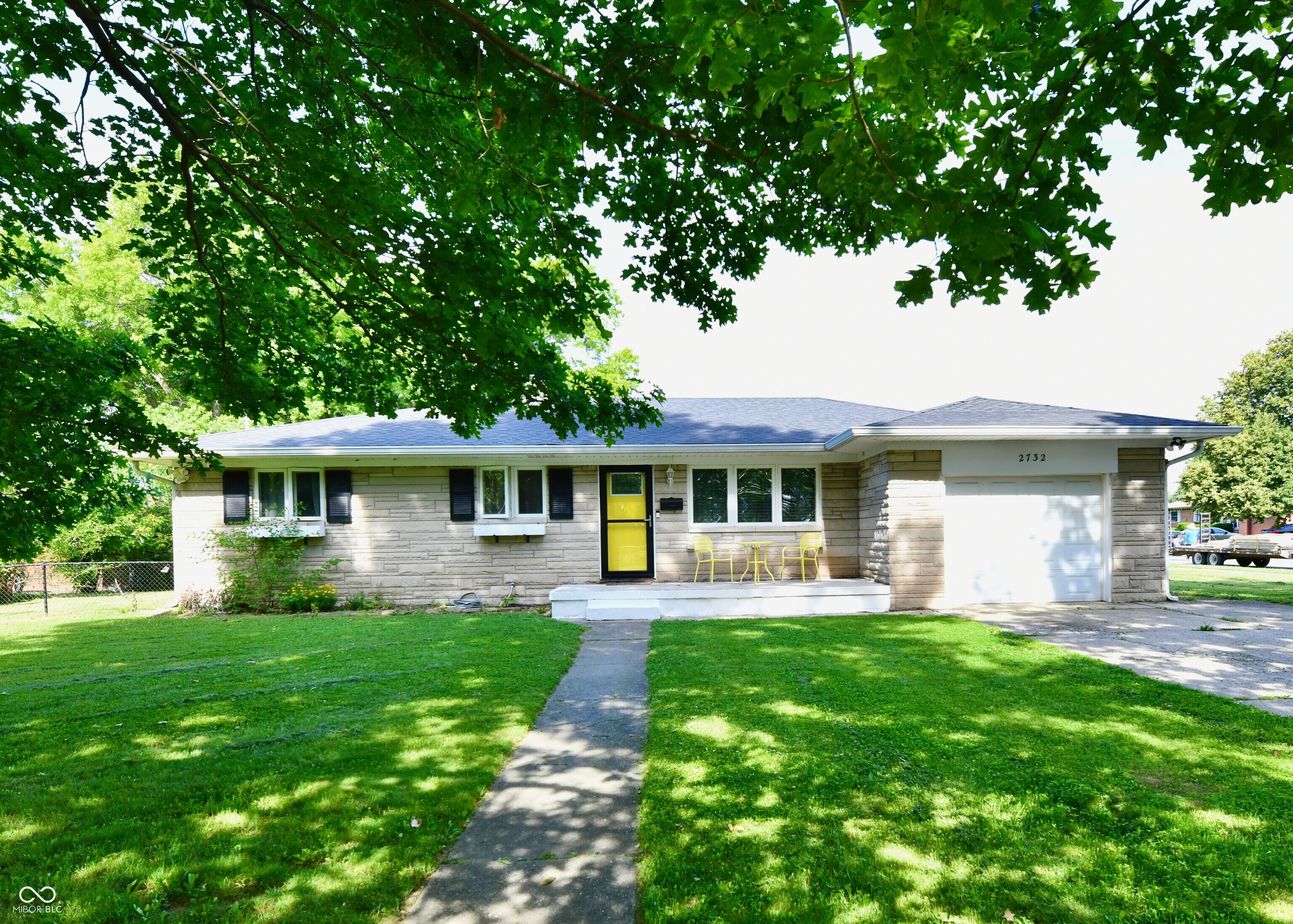 2732 Parkwood Drive Property Photo 1